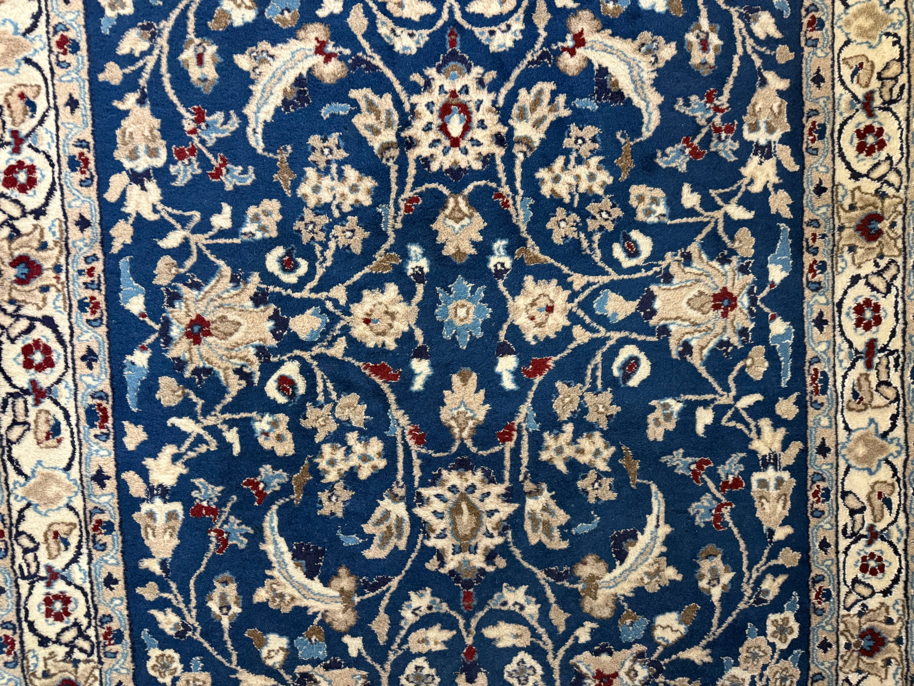Tapete vintage feito à mão em estilo Nain – 208 × 117 cm