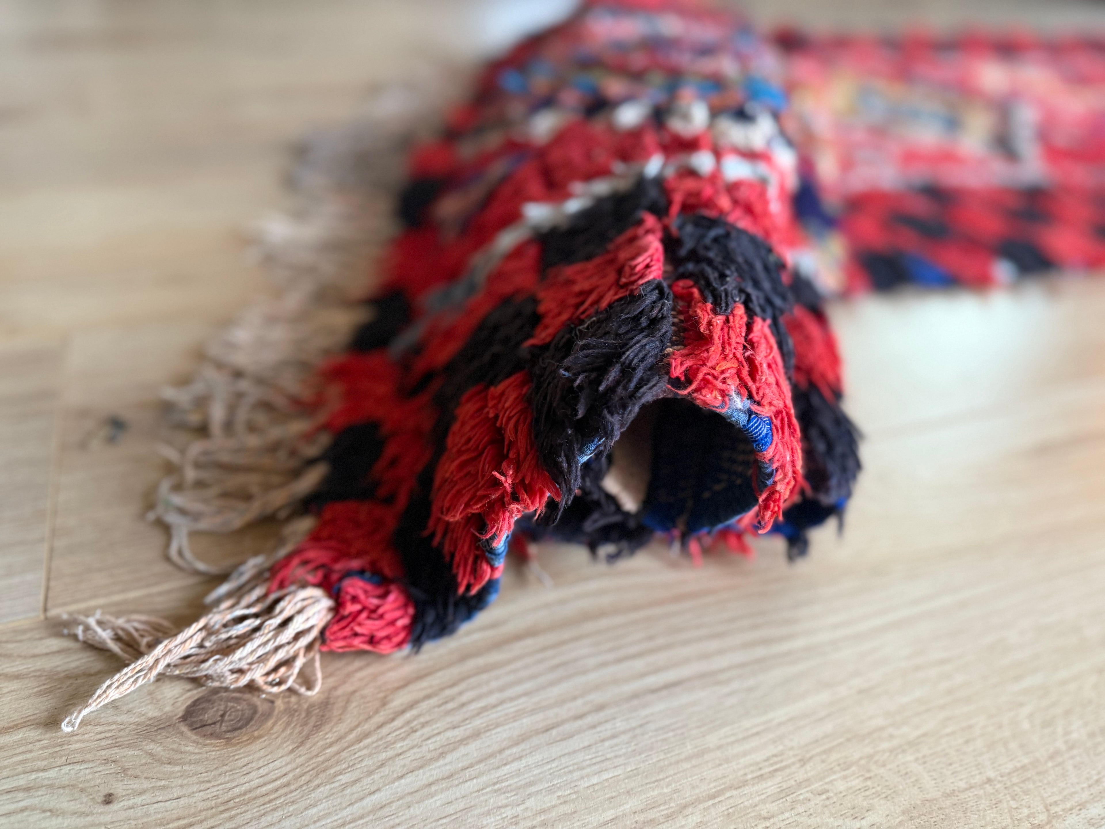 Handgeknoopt vintage tapijt – Boucherouite loper – ca. 295 × 85 cm