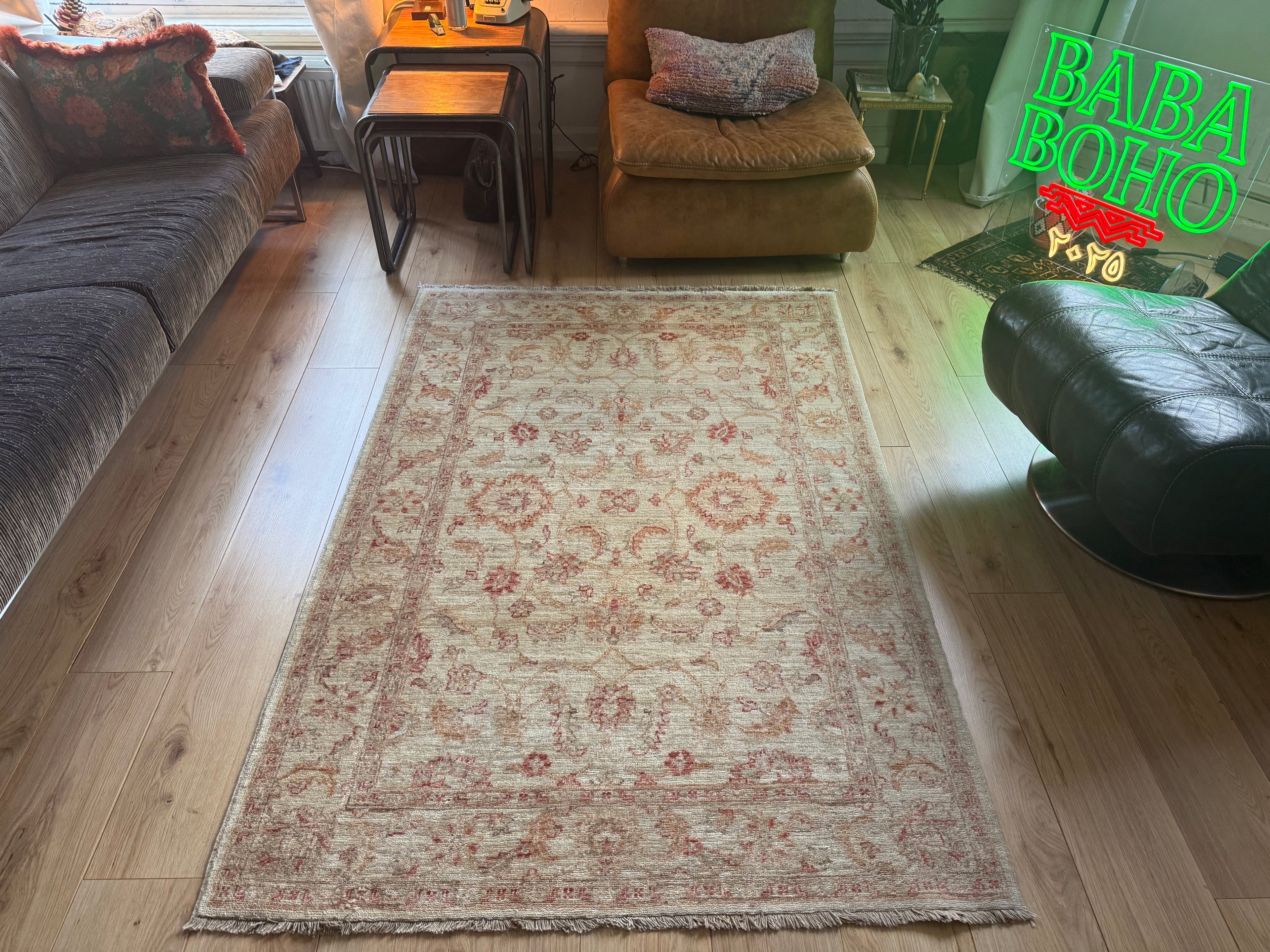 Handgeknoopt vintage tapijt – zand & oudroze | Ziegler-stijl, 188 × 127 cm