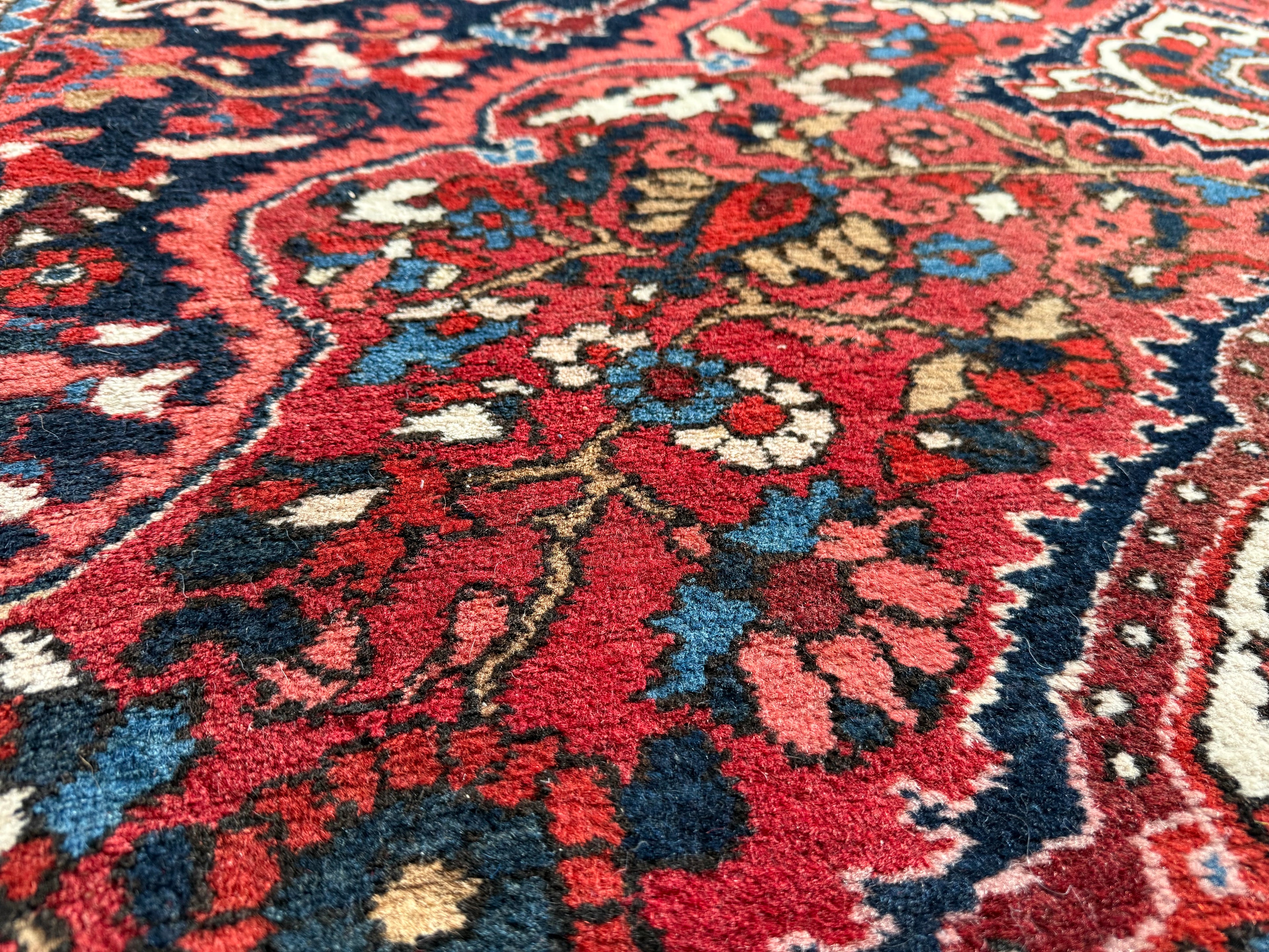 Vintage handgeknoopt Oosters tapijt met medaillon – ca. 318 × 226 cm