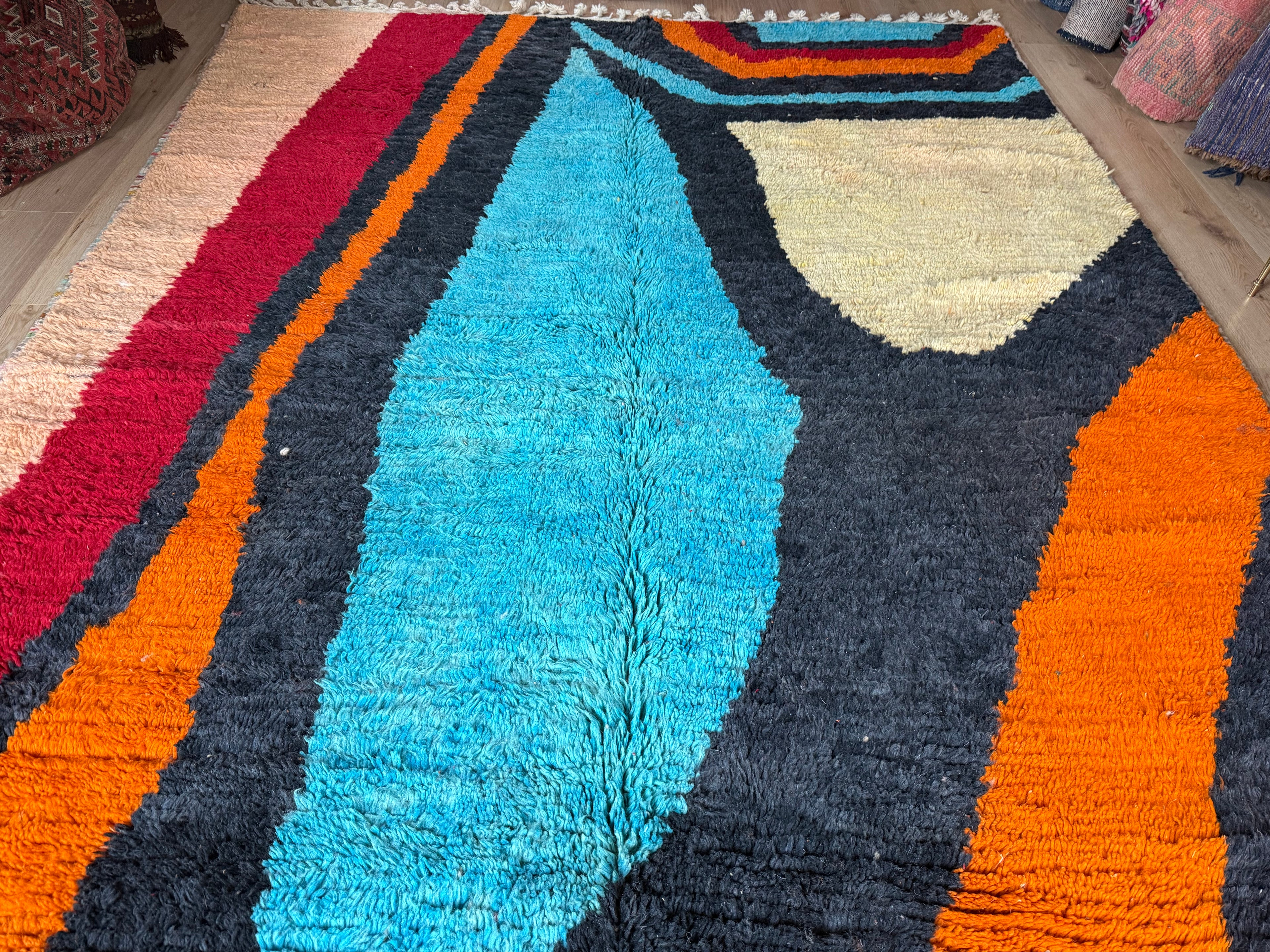 Vintage Moroccan Postmodern Rug 1980s Abstract Design – 332 × 205 cm