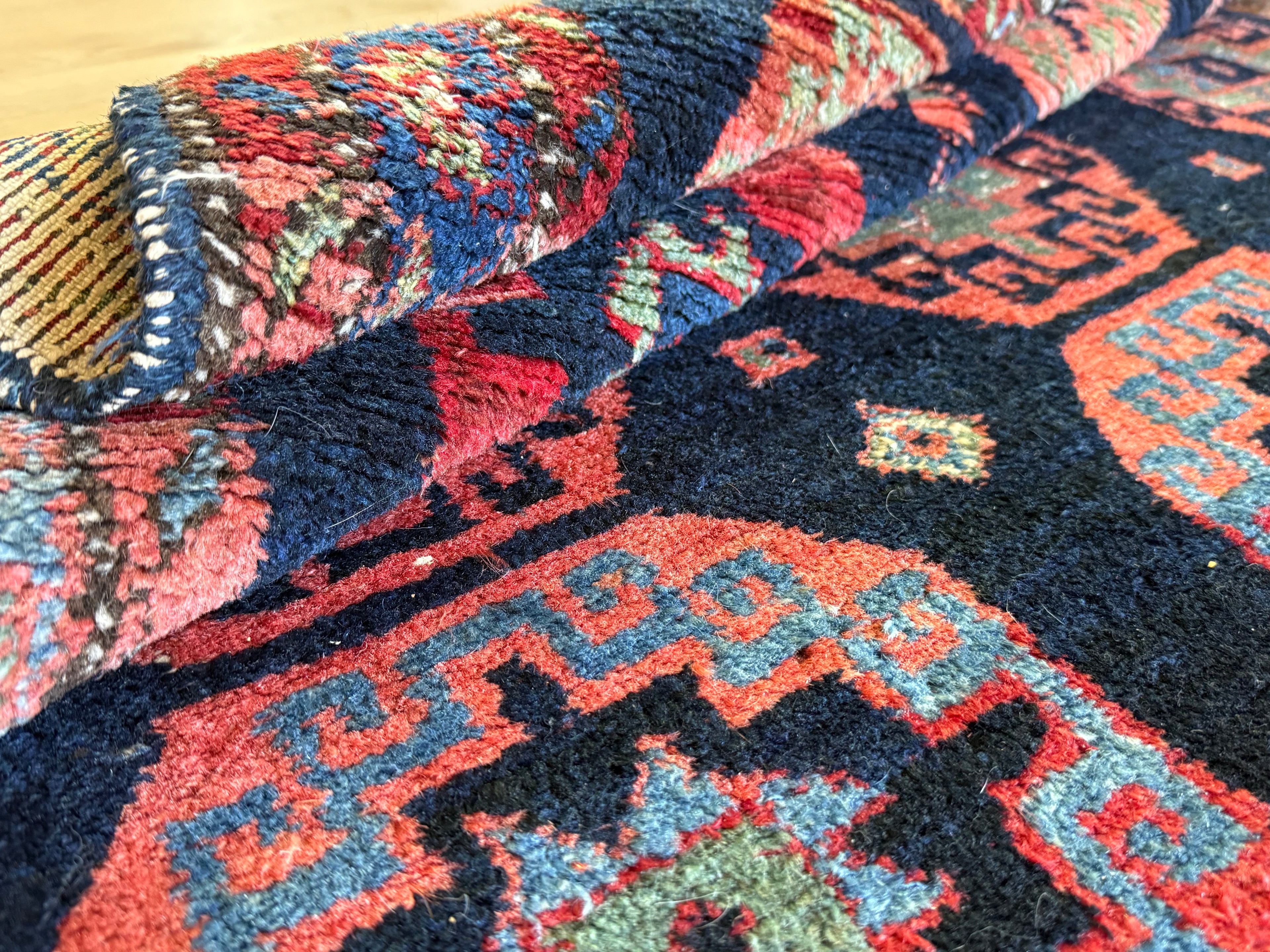 Handgeknoopt vintage tapijt – Zuid-Kaukasus (Karabagh / Kazak-stijl) – ca. 125 × 194 cm
