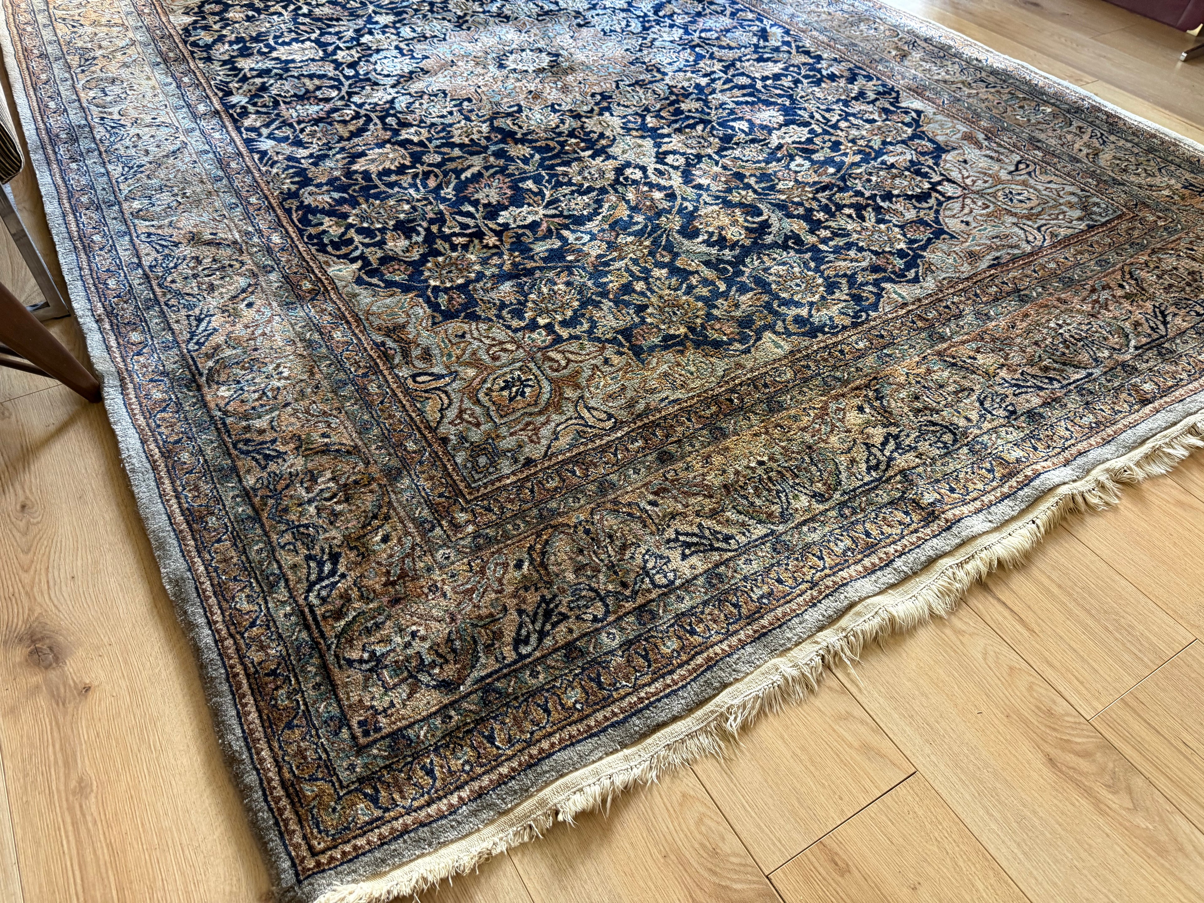 Handgeknoopt tapijt 304 × 202 cm – Kashan stijl – blauw veld