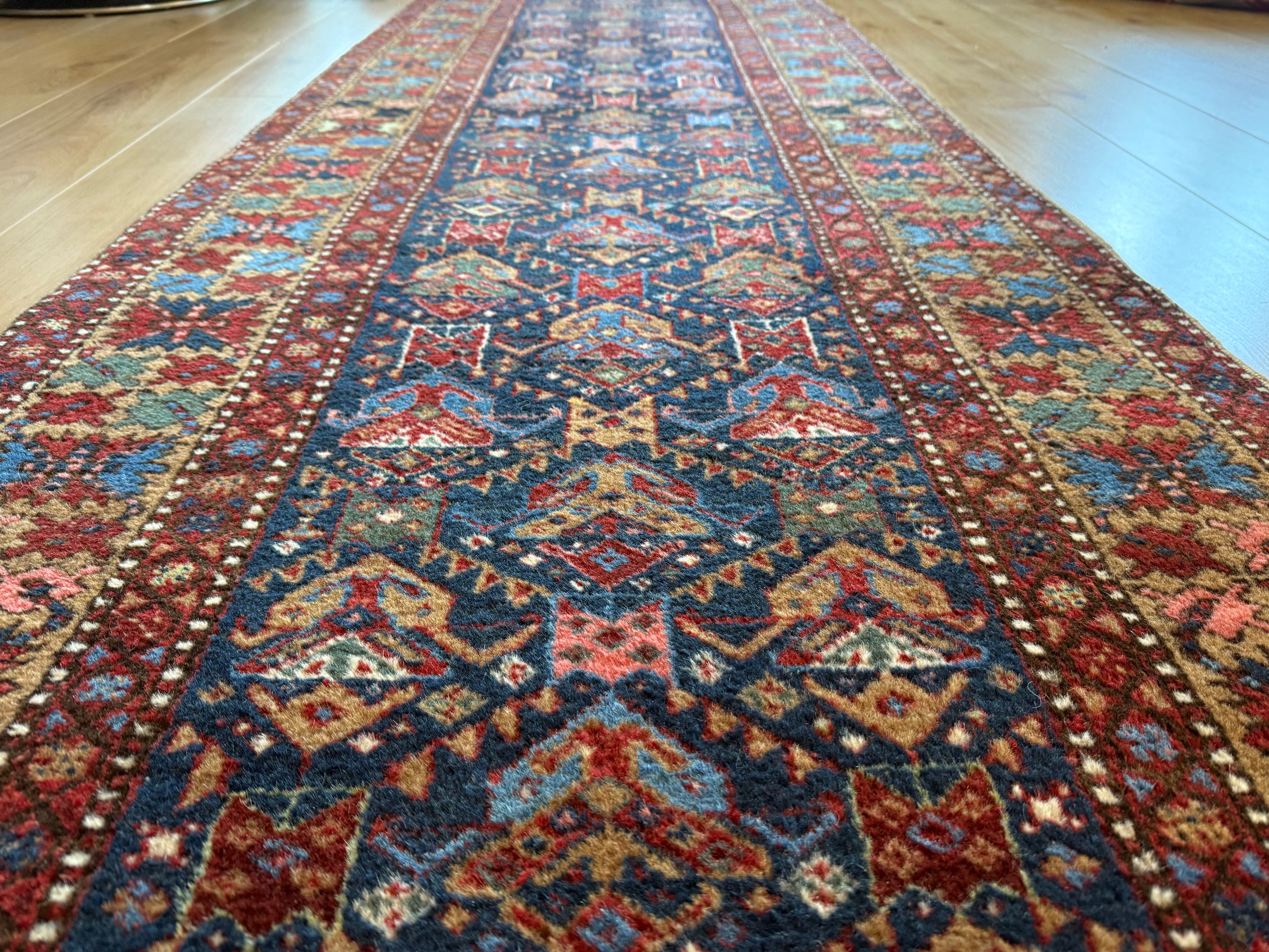 Handgeknoopt vintage tapijt – Heriz stijl – ca. 334 × 89 cm