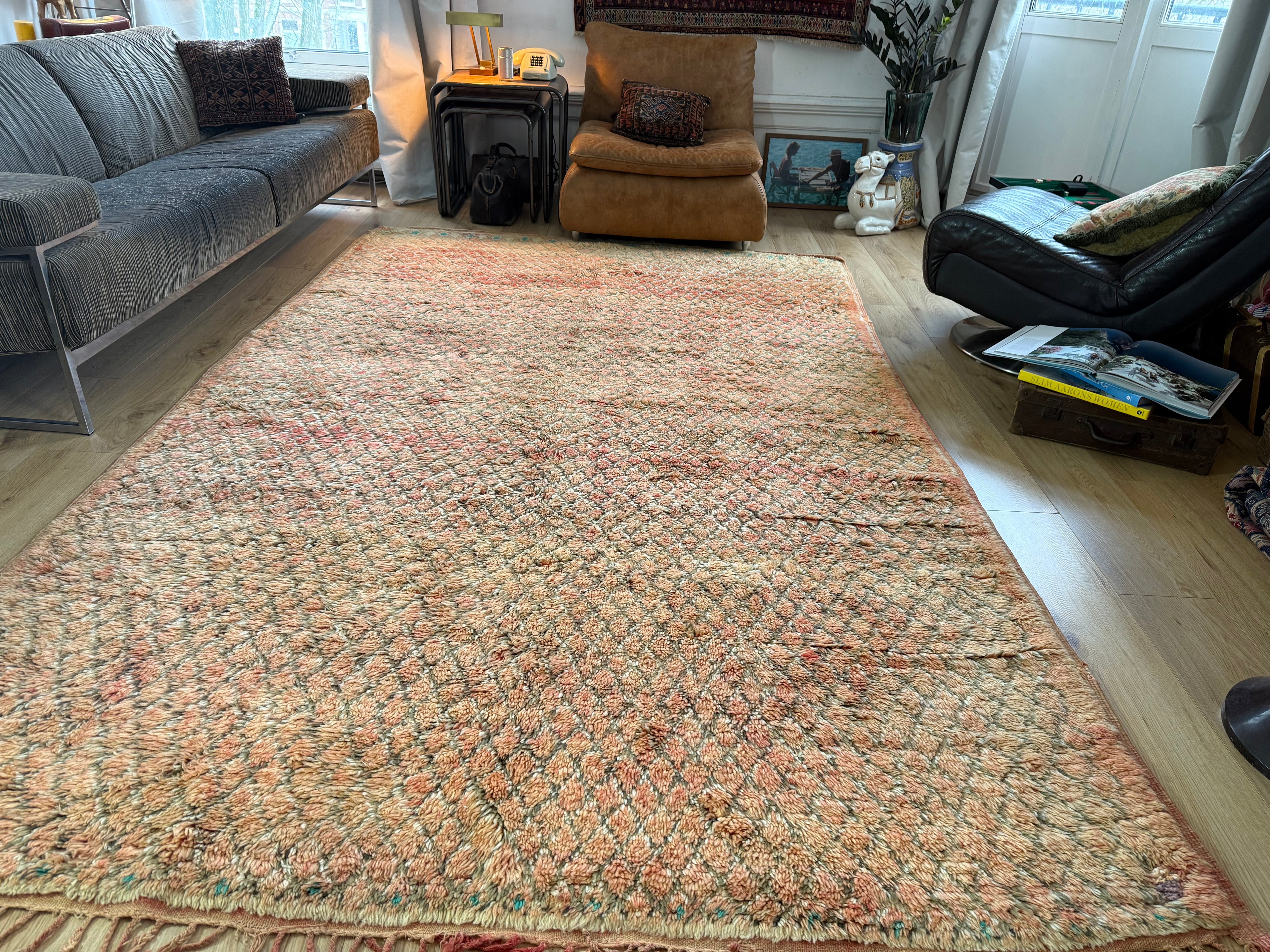 Zacht vintage Berber tapijt in perziktinten – 320 × 195 cm