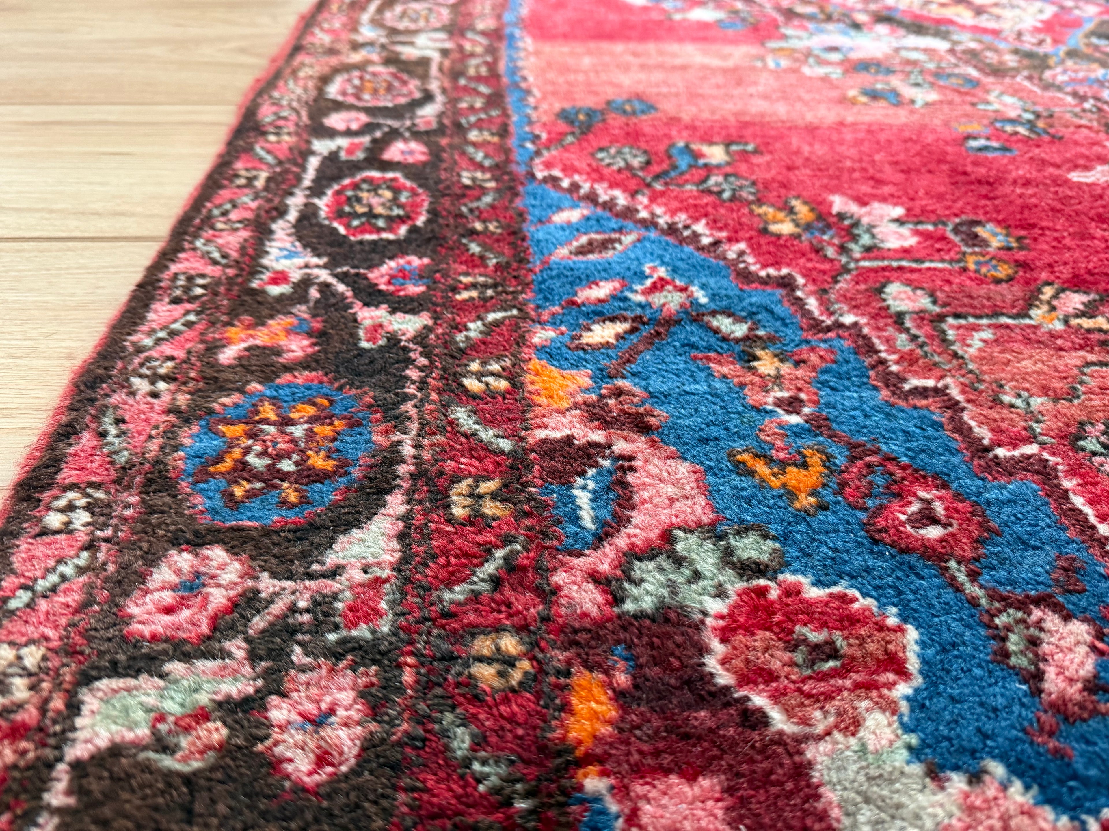 Handgeknoopt vintage Oosters tapijt – Heris-stijl – ca. 206 × 130 cm