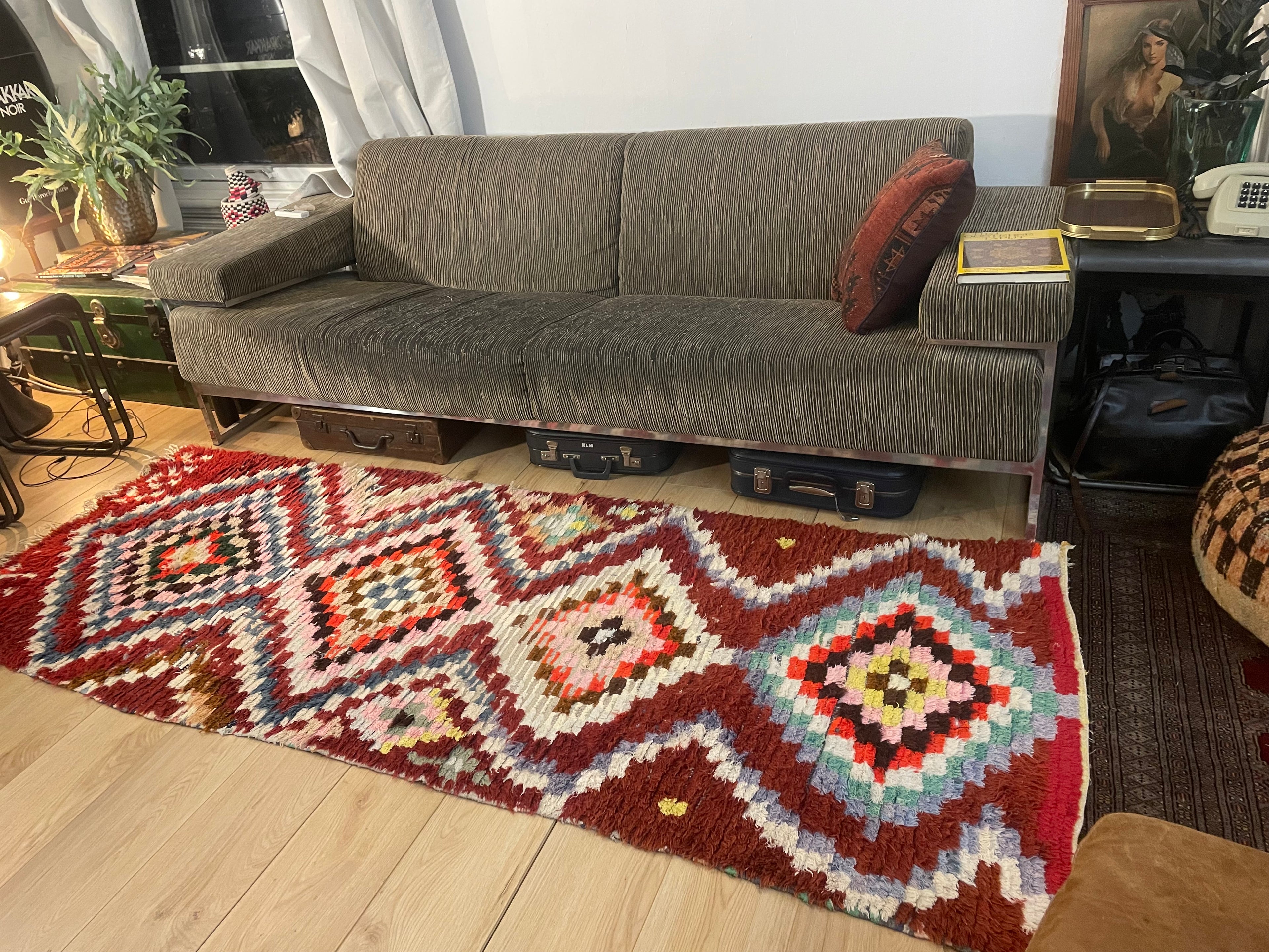 Handgeknoopt vintage vloerkleed – Marokkaanse Boucherouite loper – ca. 243 × 88 cm