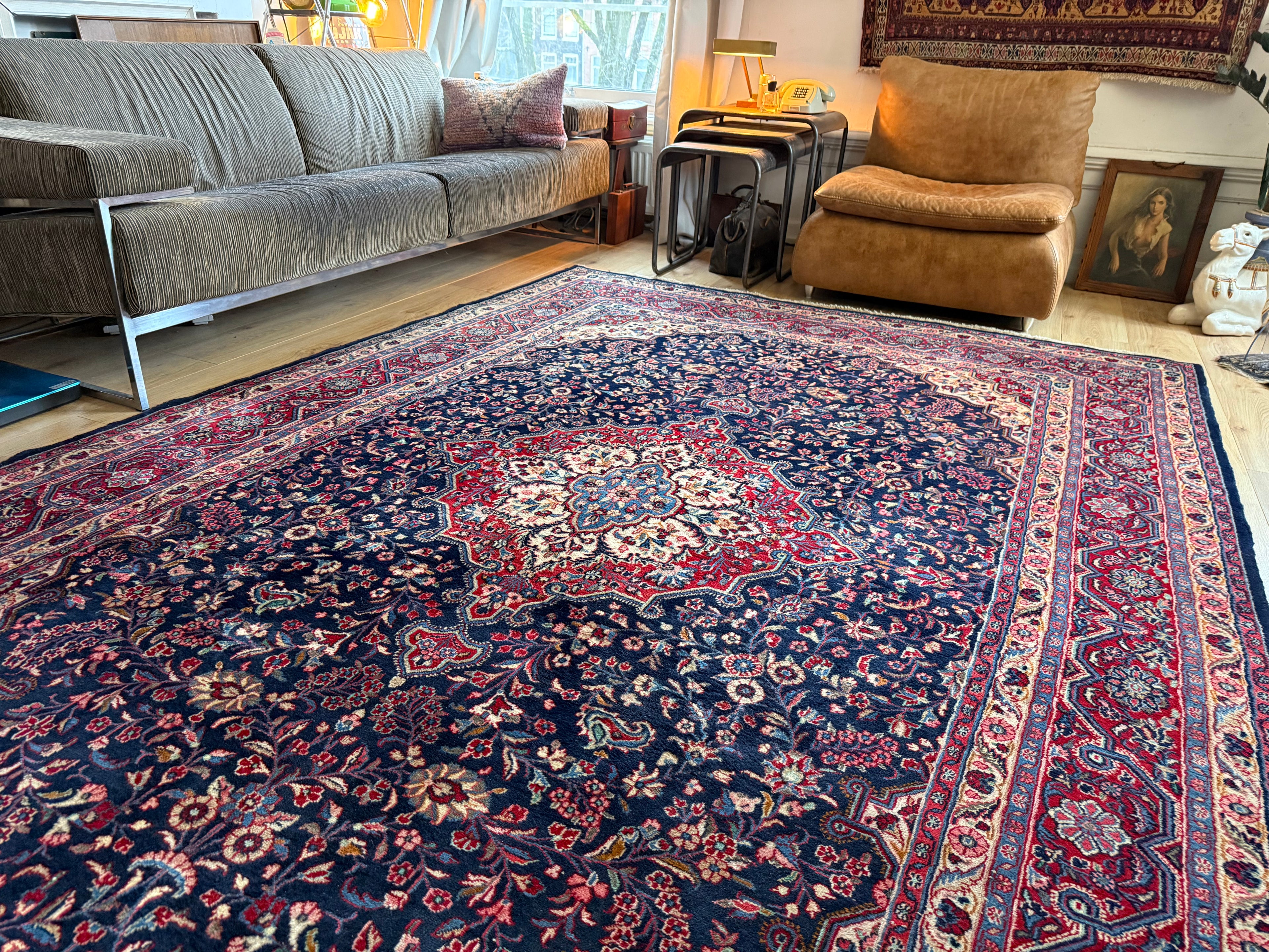 Monumentaal vintage tapijt met klassiek medaillon – 321 × 213 cm