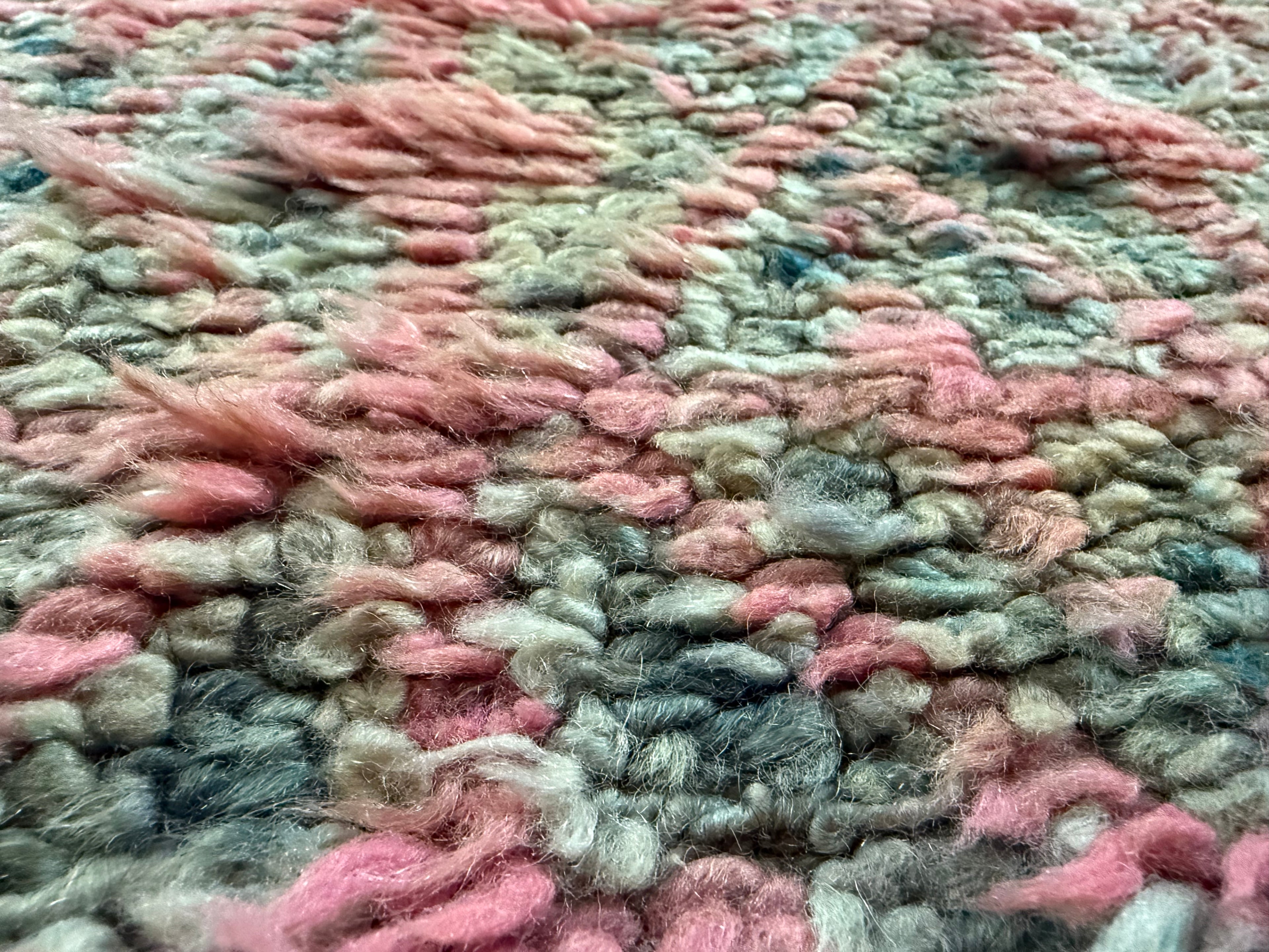 Vintage Marokkaans Berbertapijt – poederroze & salie 290 × 180 cm