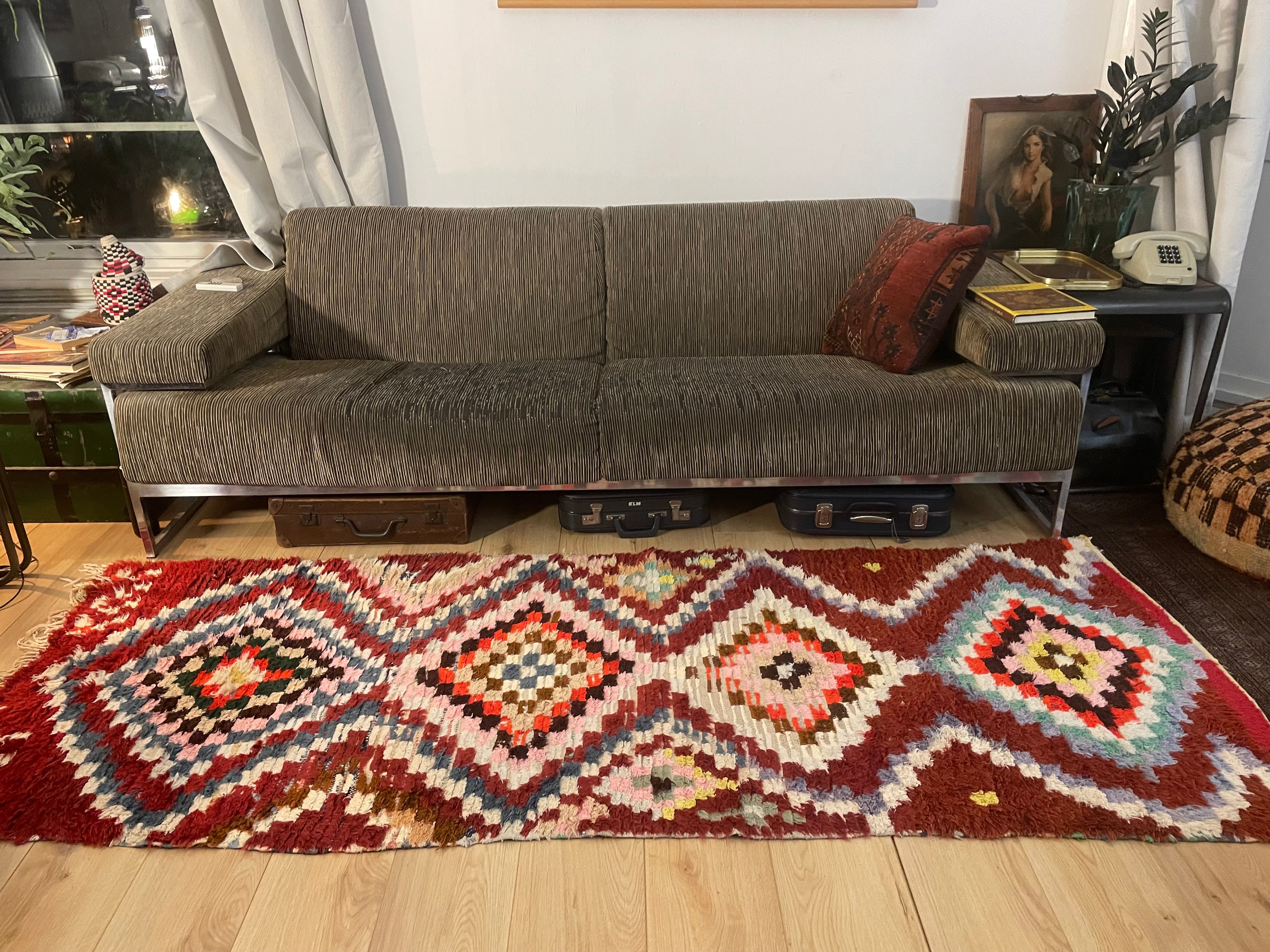 Handgeknoopt vintage vloerkleed – Marokkaanse Boucherouite loper – ca. 243 × 88 cm