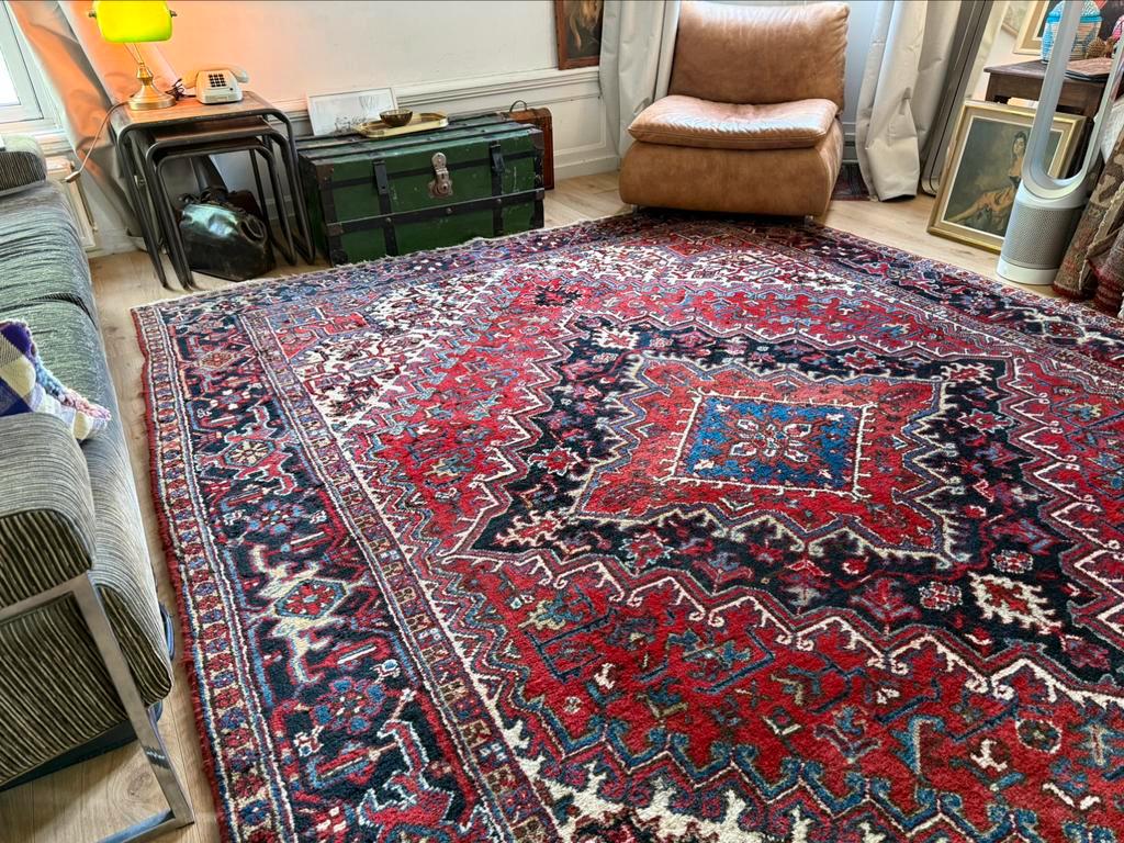Handgeknoopt vintage oosters vloerkleed Heriz stijl– 250 x 355