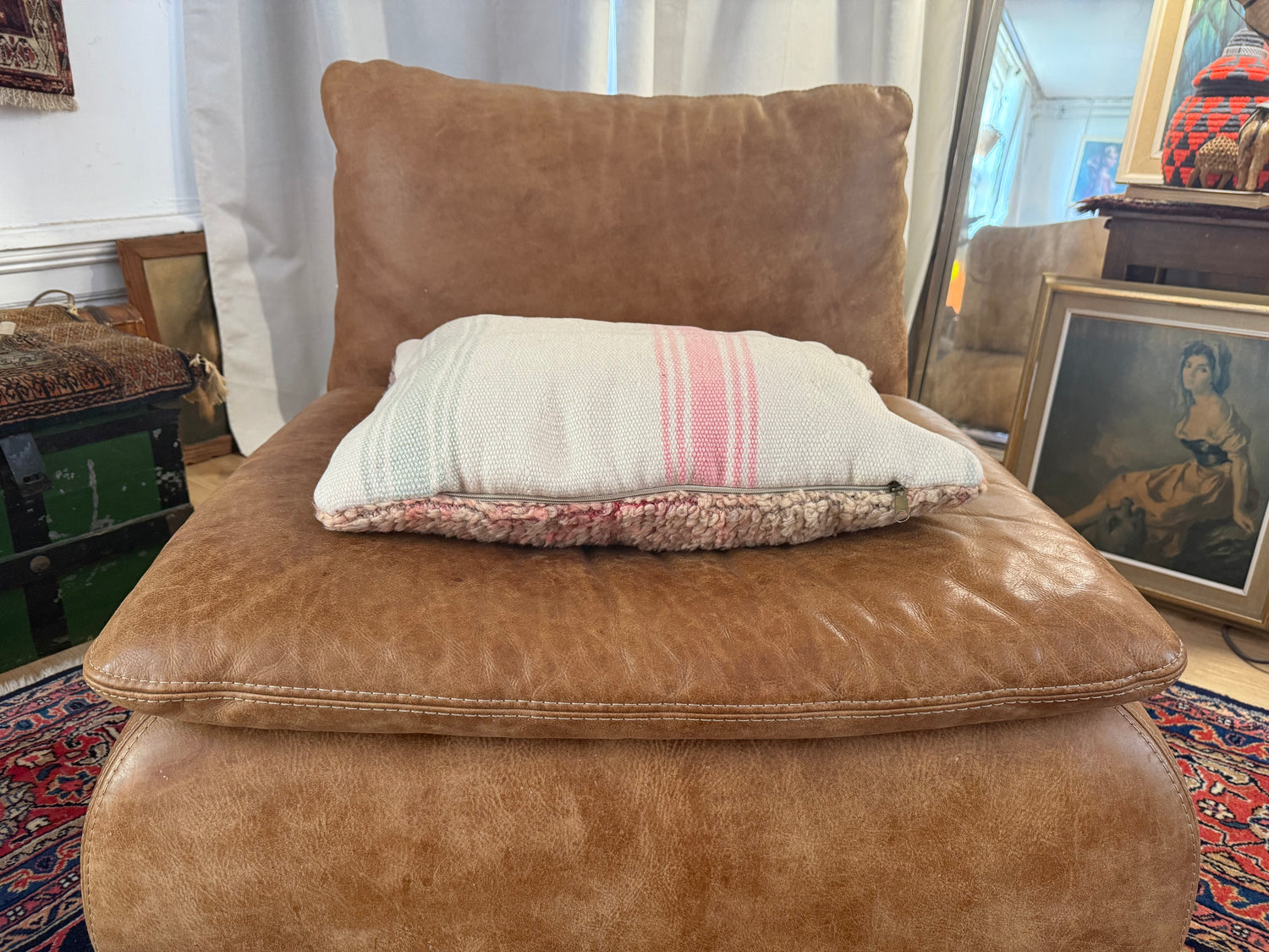 Coussin fait main en tapis marocain vintage – env. 60 × 40 cm