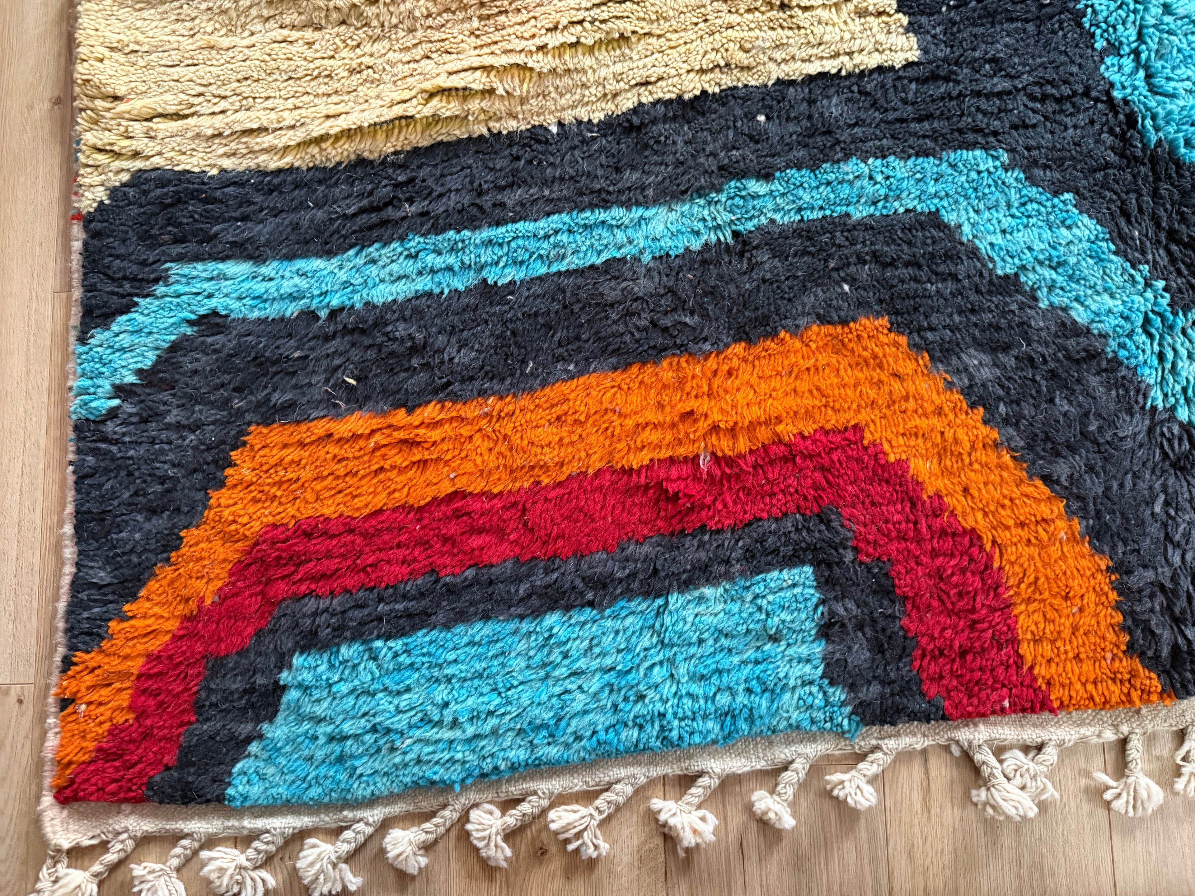 Vintage Moroccan Postmodern Rug 1980s Abstract Design – 332 × 205 cm