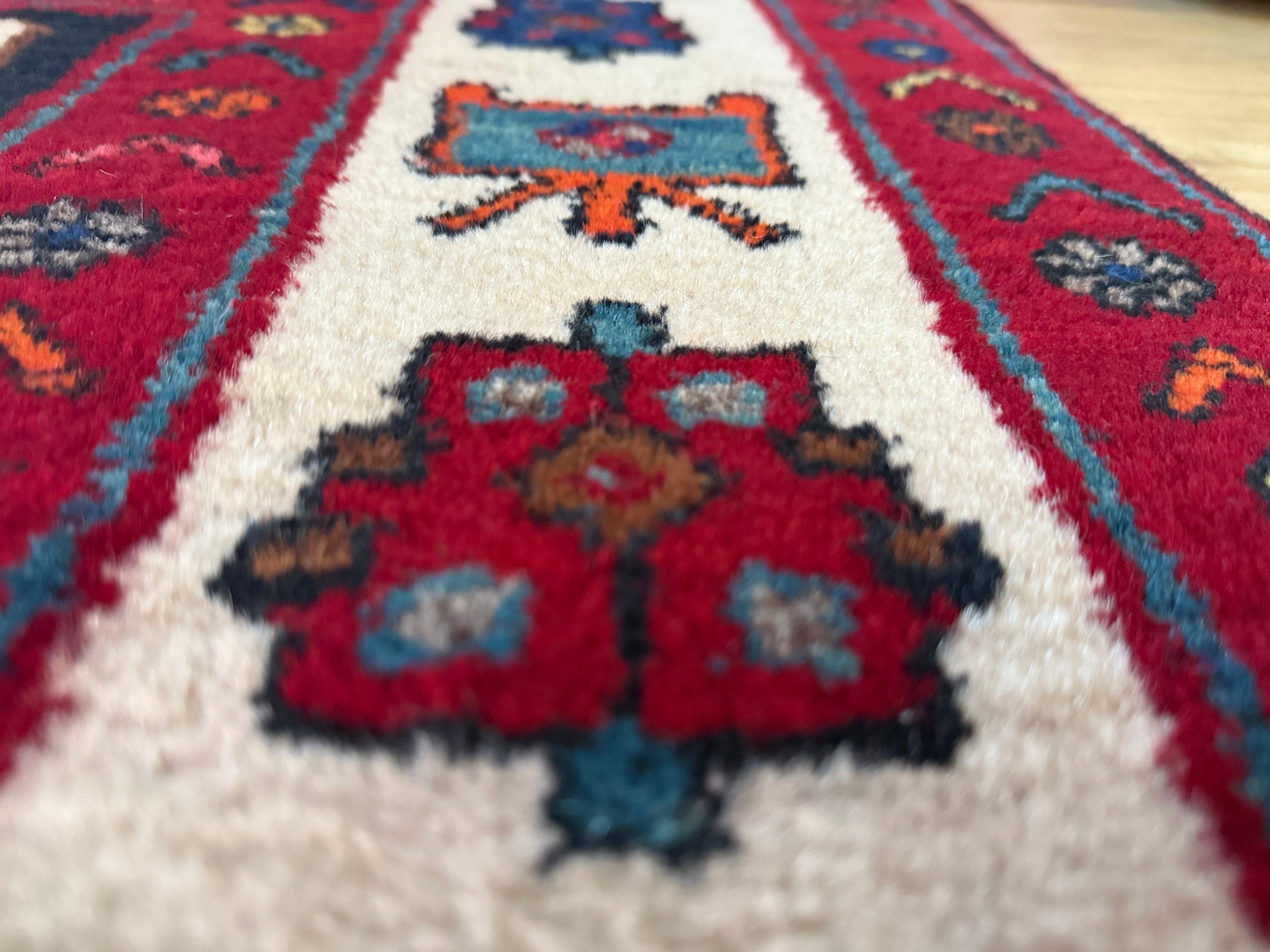 Antiek tribaal handgeknoopt tapijt – 217 × 140 cm