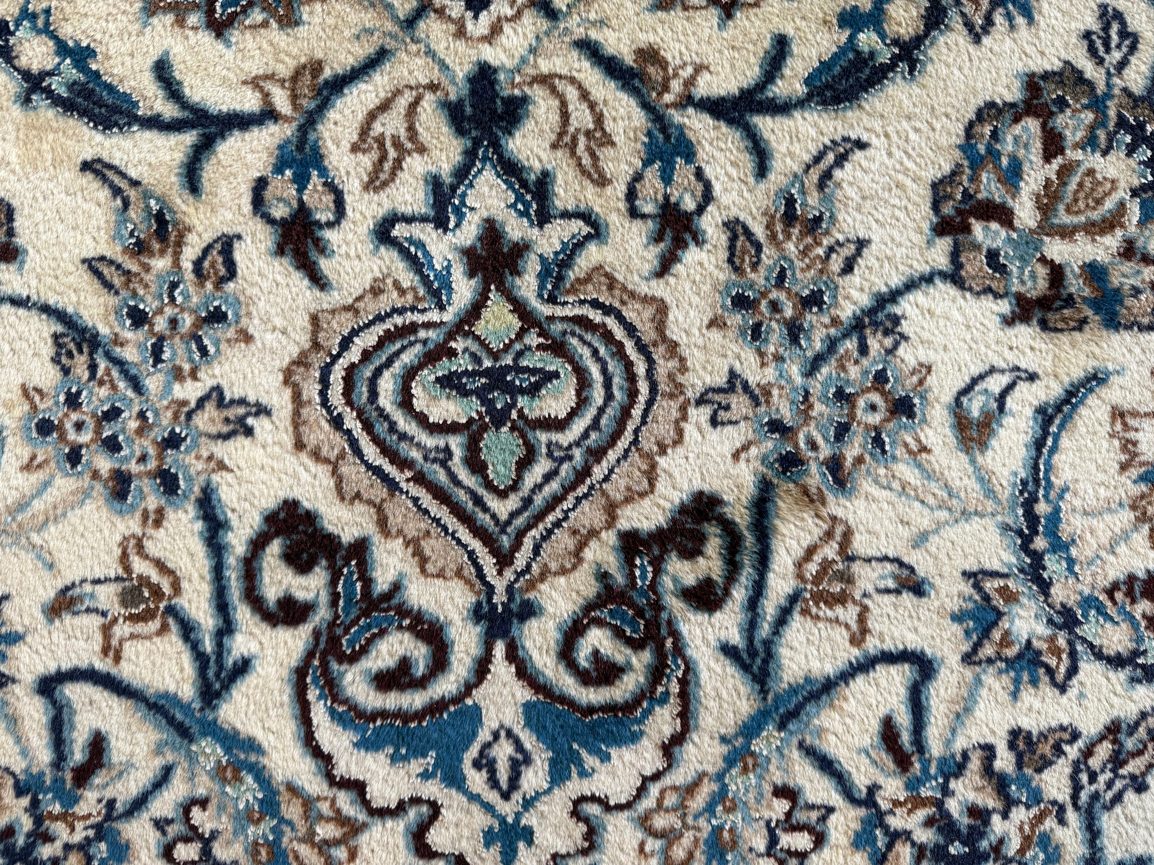 Hand-knotted vintage oriental Nain rug – approx. 245 × 345 cm