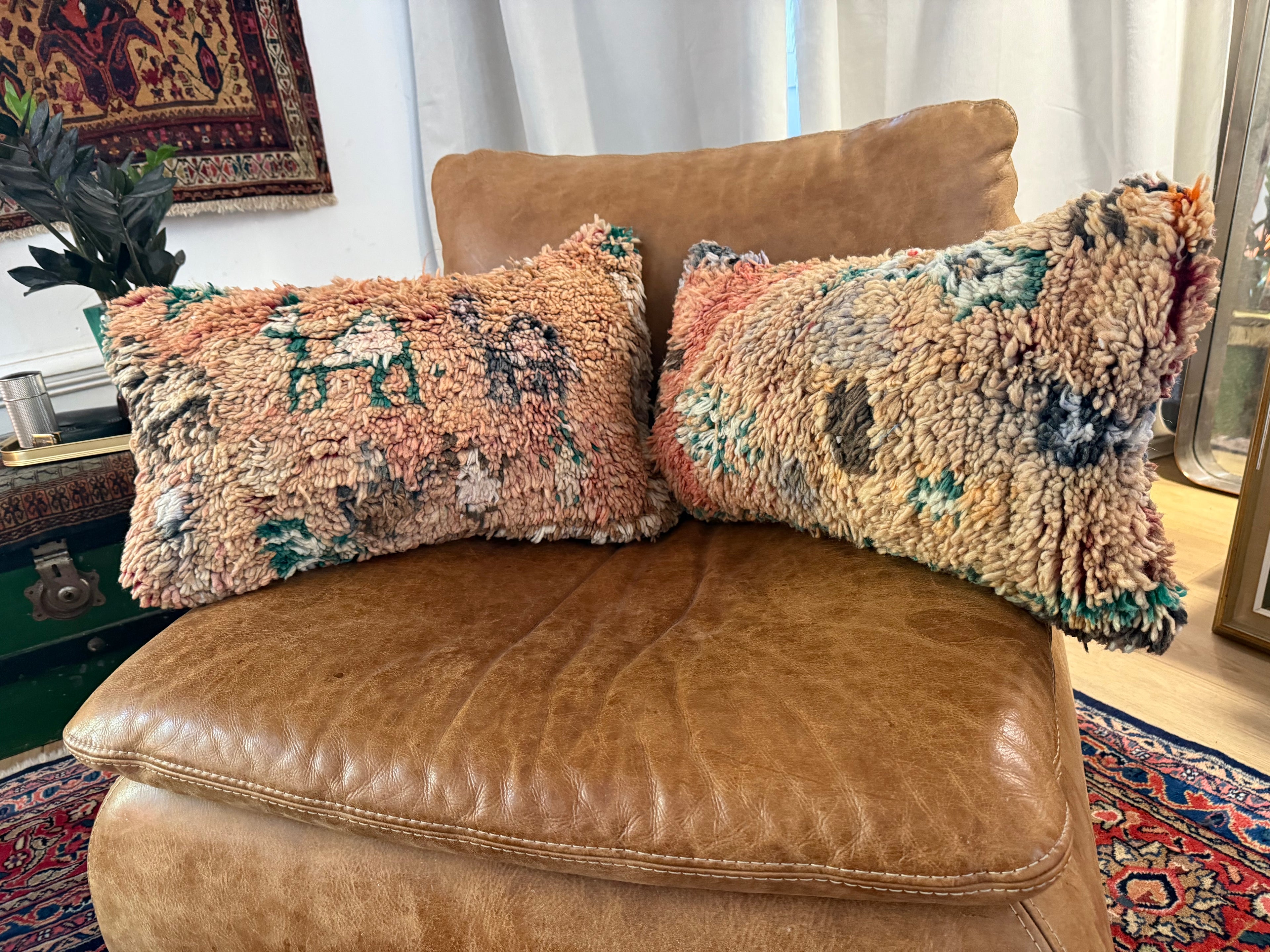 Handgemaakt kussen van een vintage Marokkaans tapijt ca. 60 × 40 cm