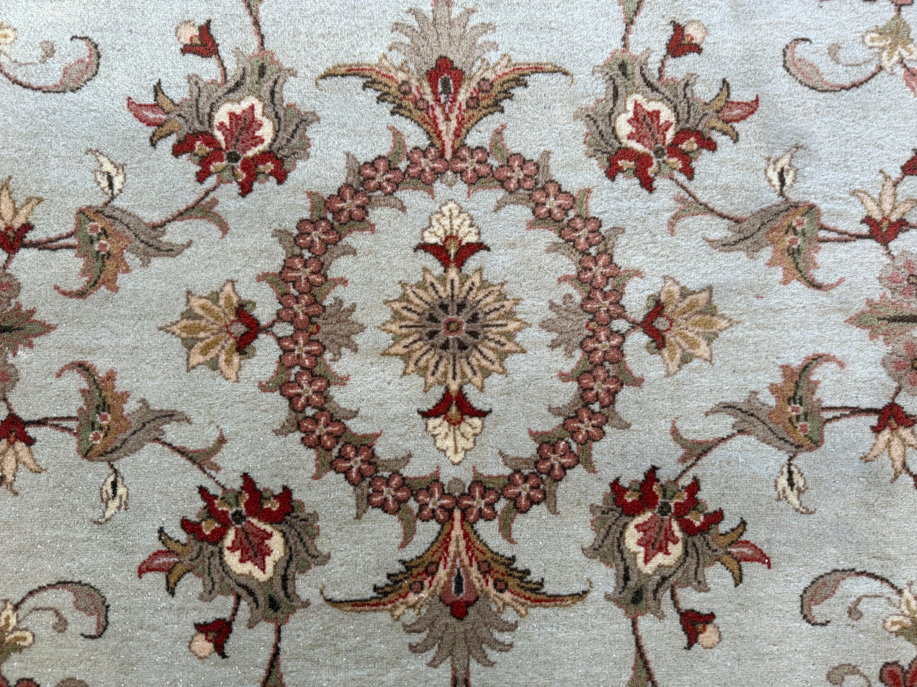 Authentiek handgeknoopt tapijt – licht pastel & florale elegantie – ca. 305 × 197 cm