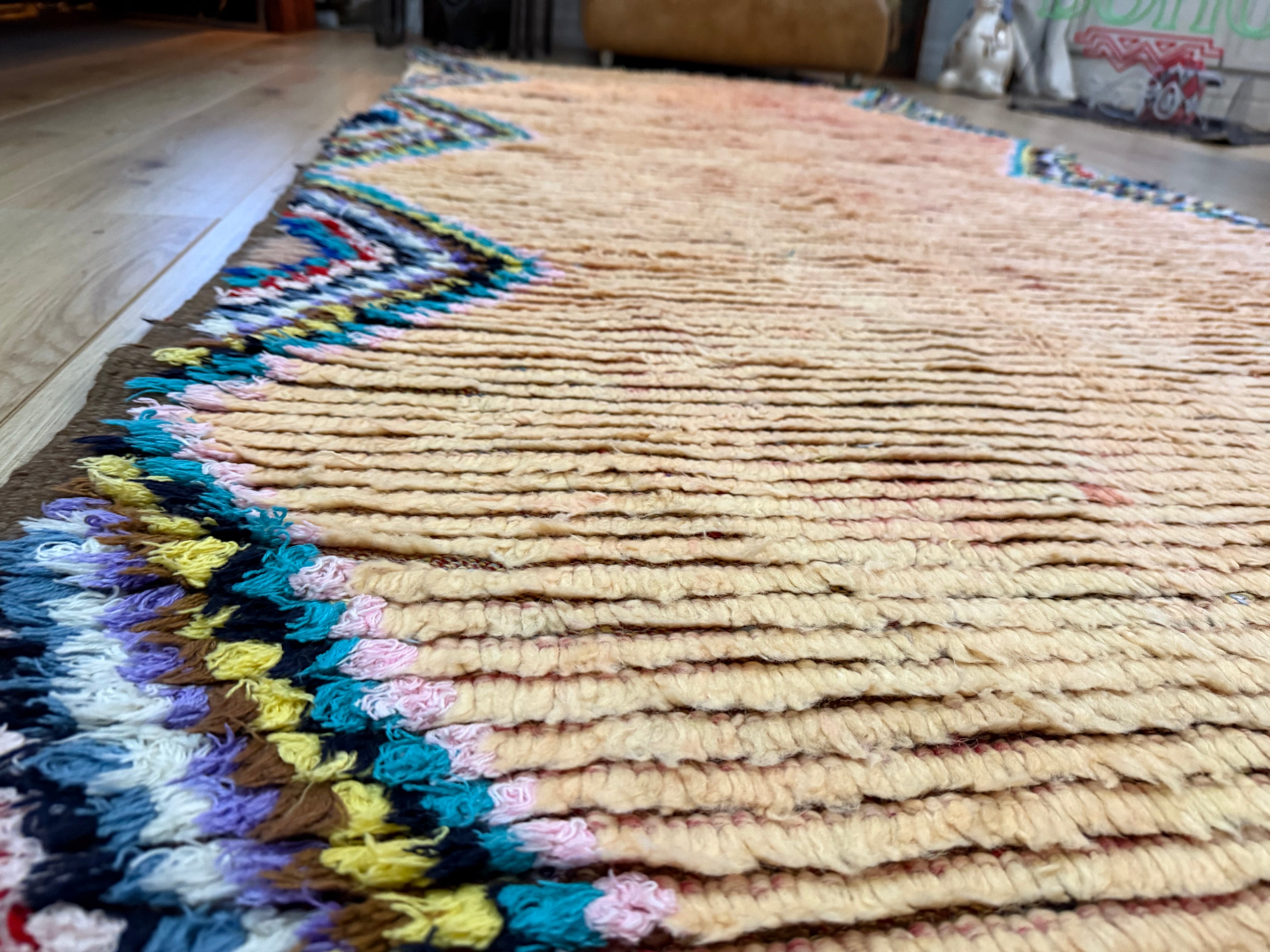 Vintage handgeknoopt Marokkaans tapijt – 370 × 204 cm