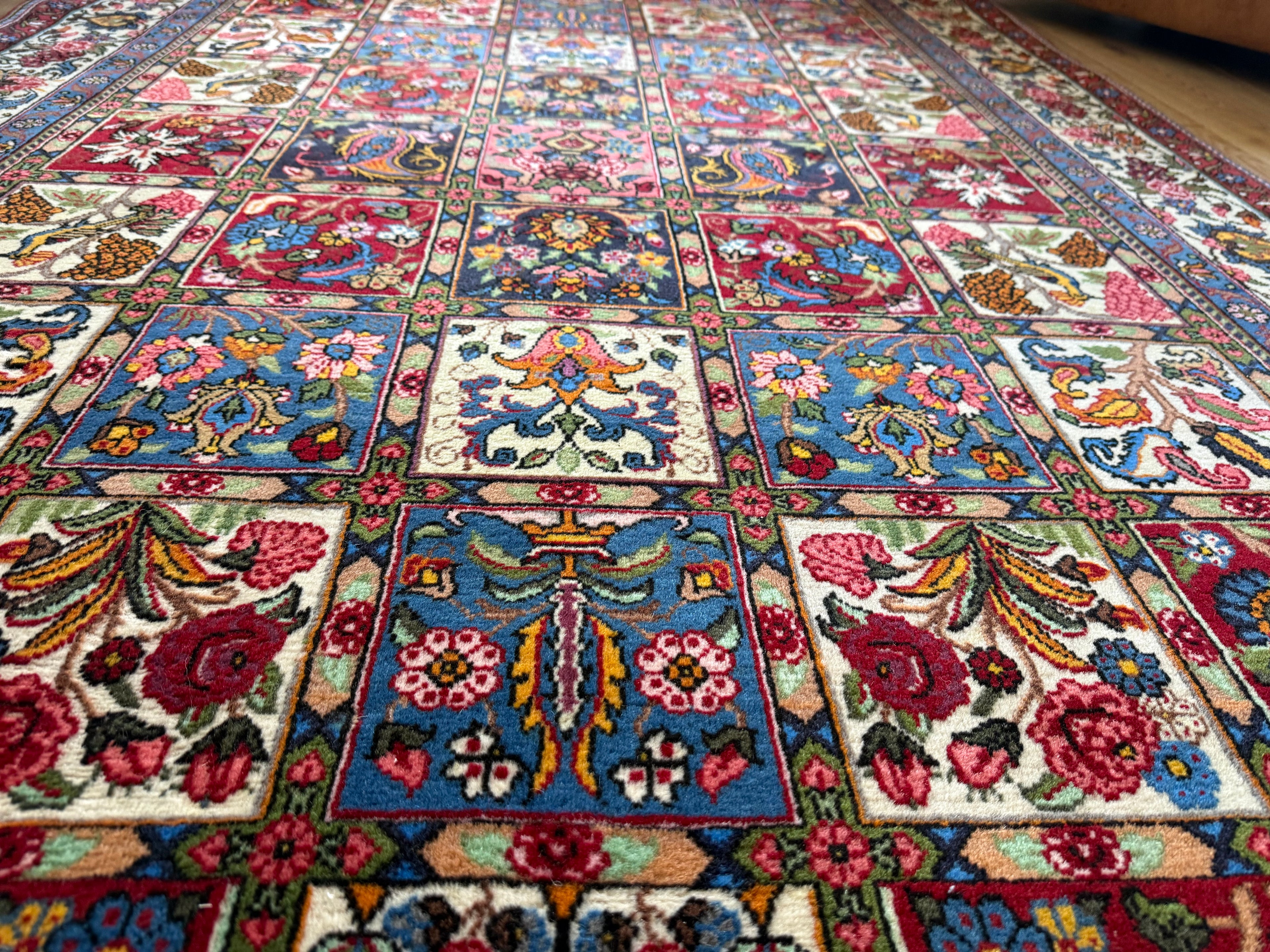 Hand-knotted Garden Design Rug – 258 × 157 cm