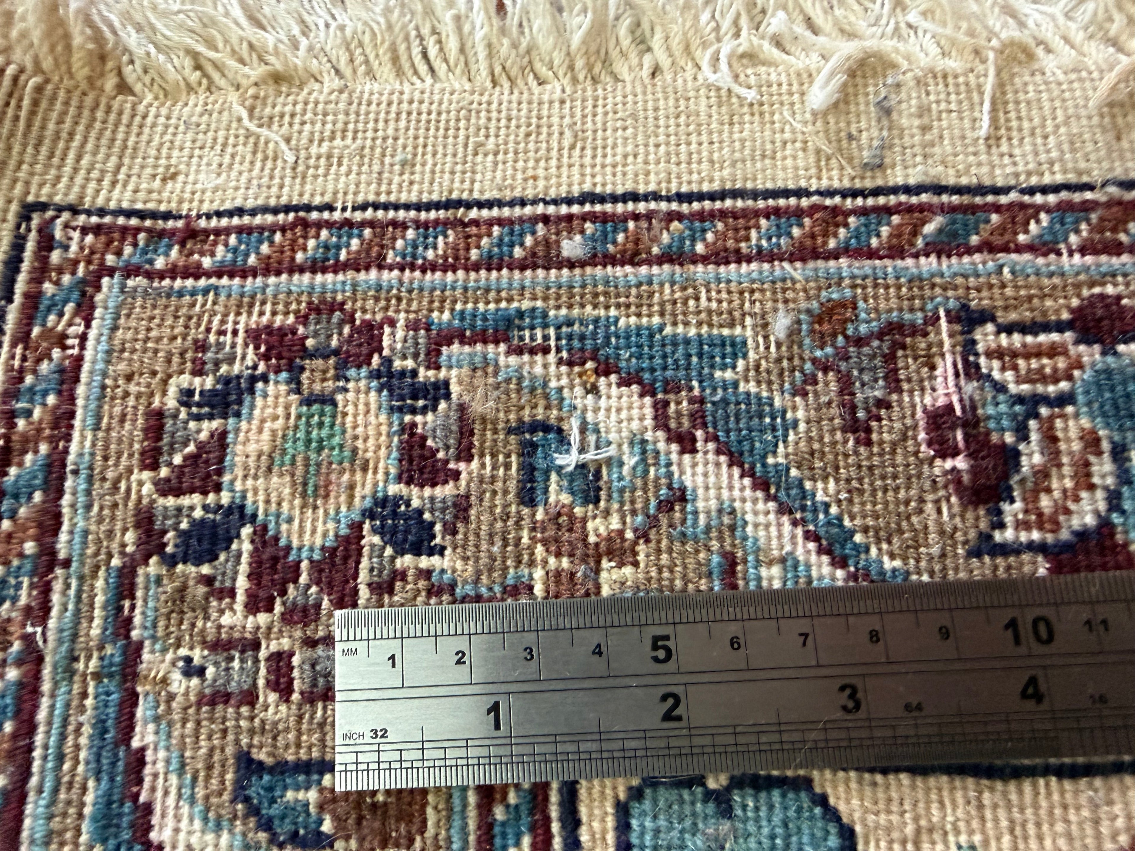 Tapete clássico nó à mão estilo Nain com medalhão – marfim & azul noite – 335 × 247 cm