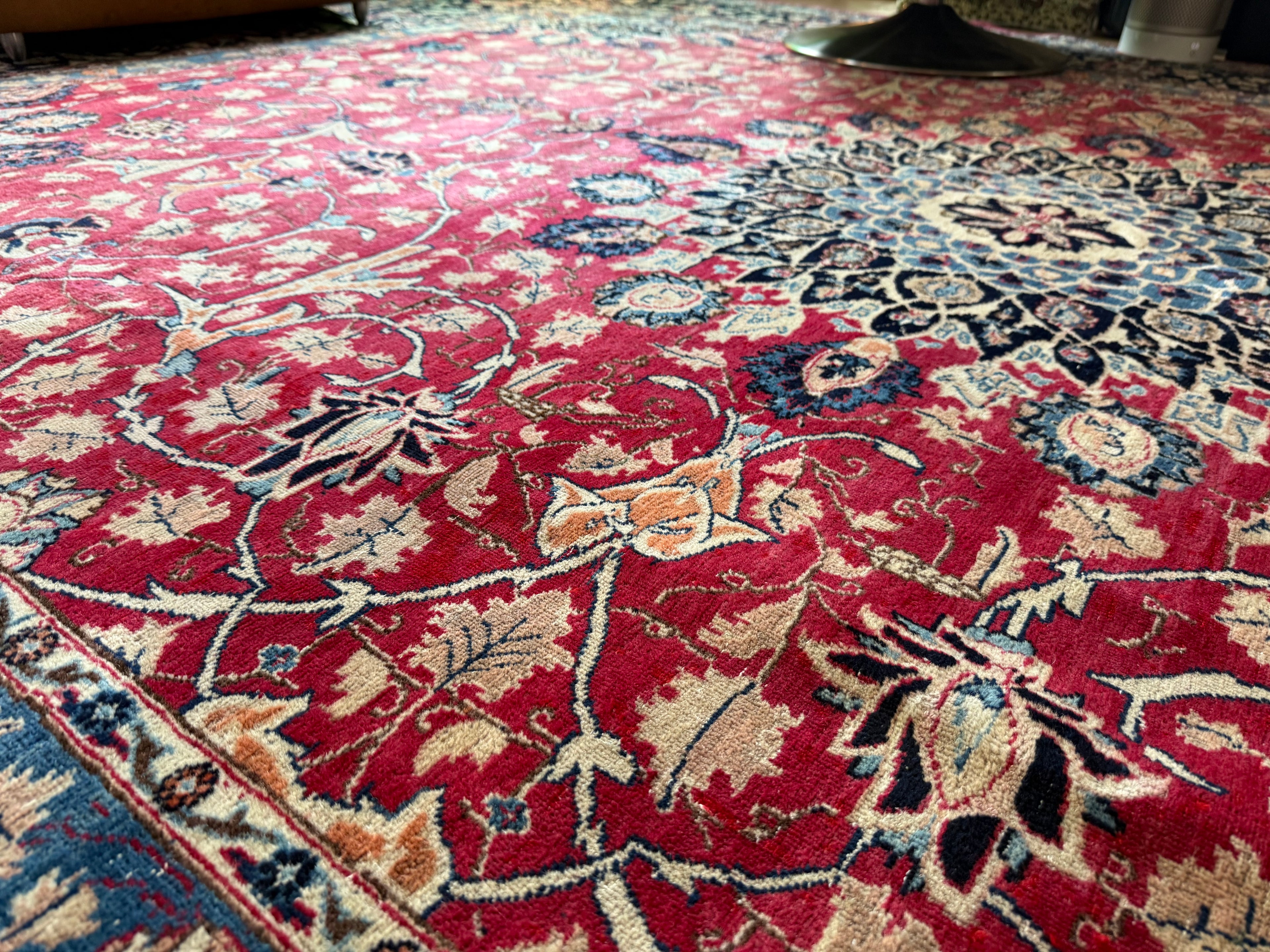 Groot handgeknoopt vintage vloerkleed met medaillon – 400×302 cm