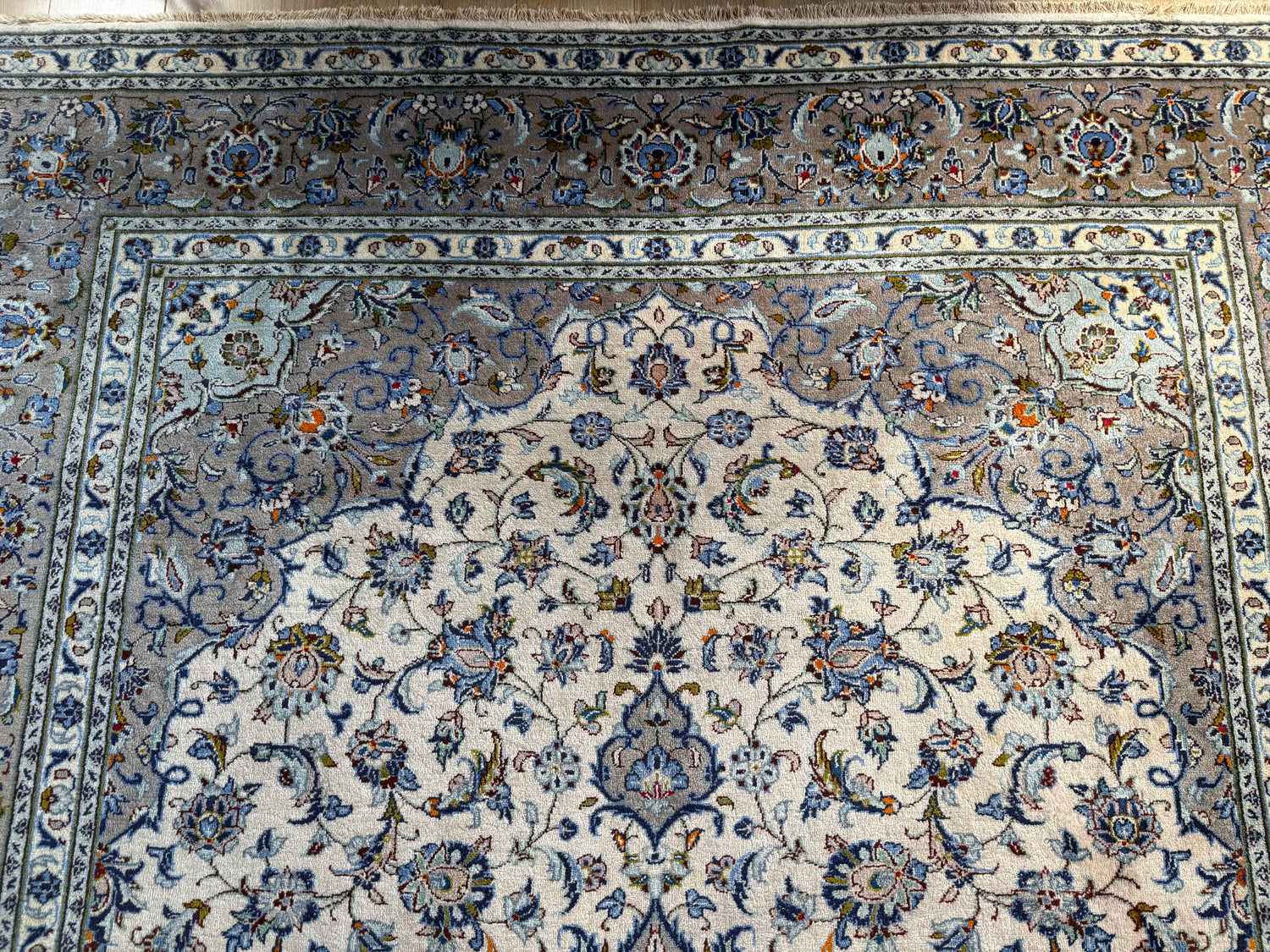 Alfombra vintage anudada a mano – Clara y elegante – aprox. 365 × 245 cm