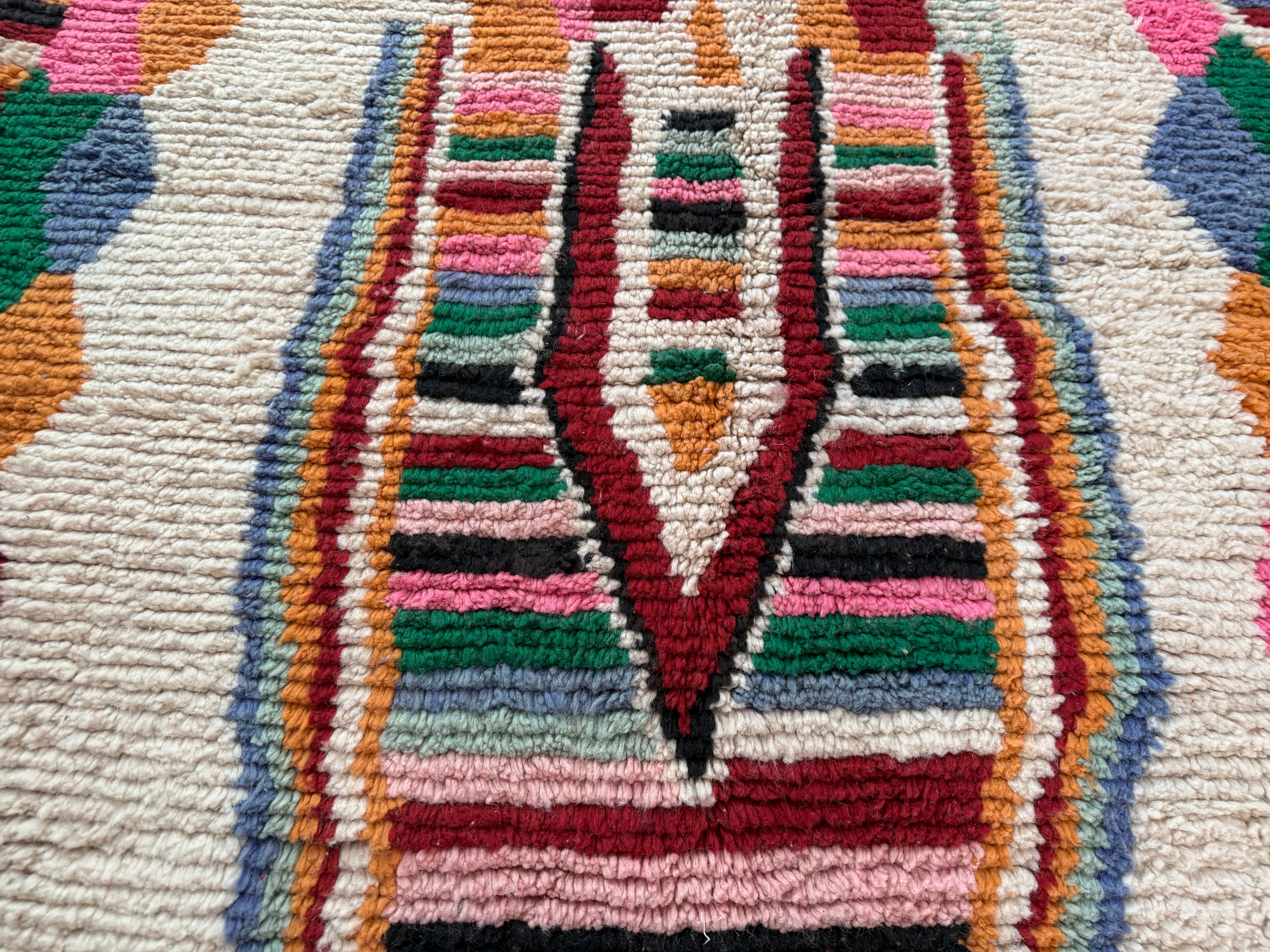 Handgeknoopt Marokkaans Azilal tapijt – 246 × 182 cm