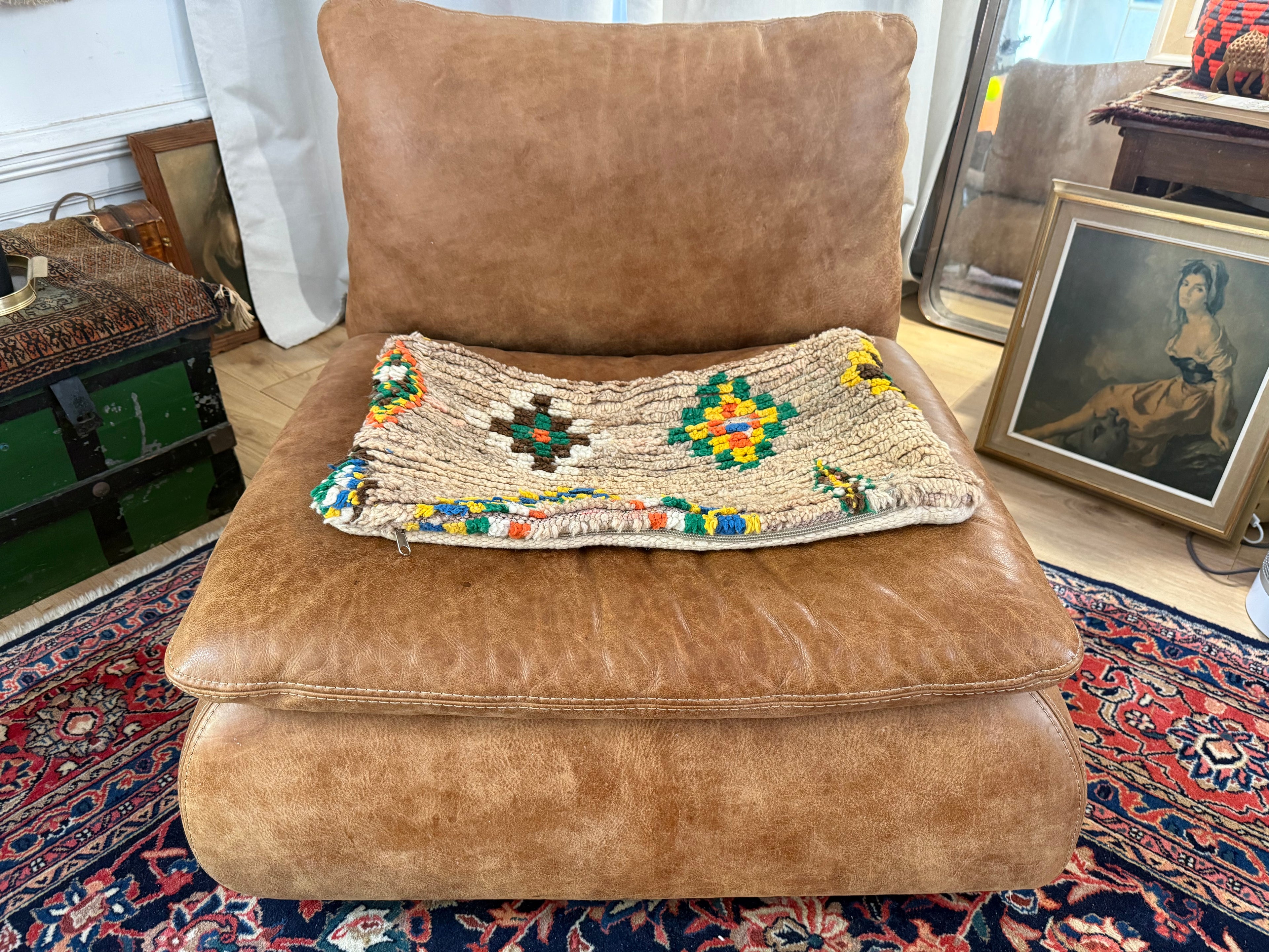 Handgemaakt kussen van een vintage Marokkaans tapijt – ca. 50 × 40 cm