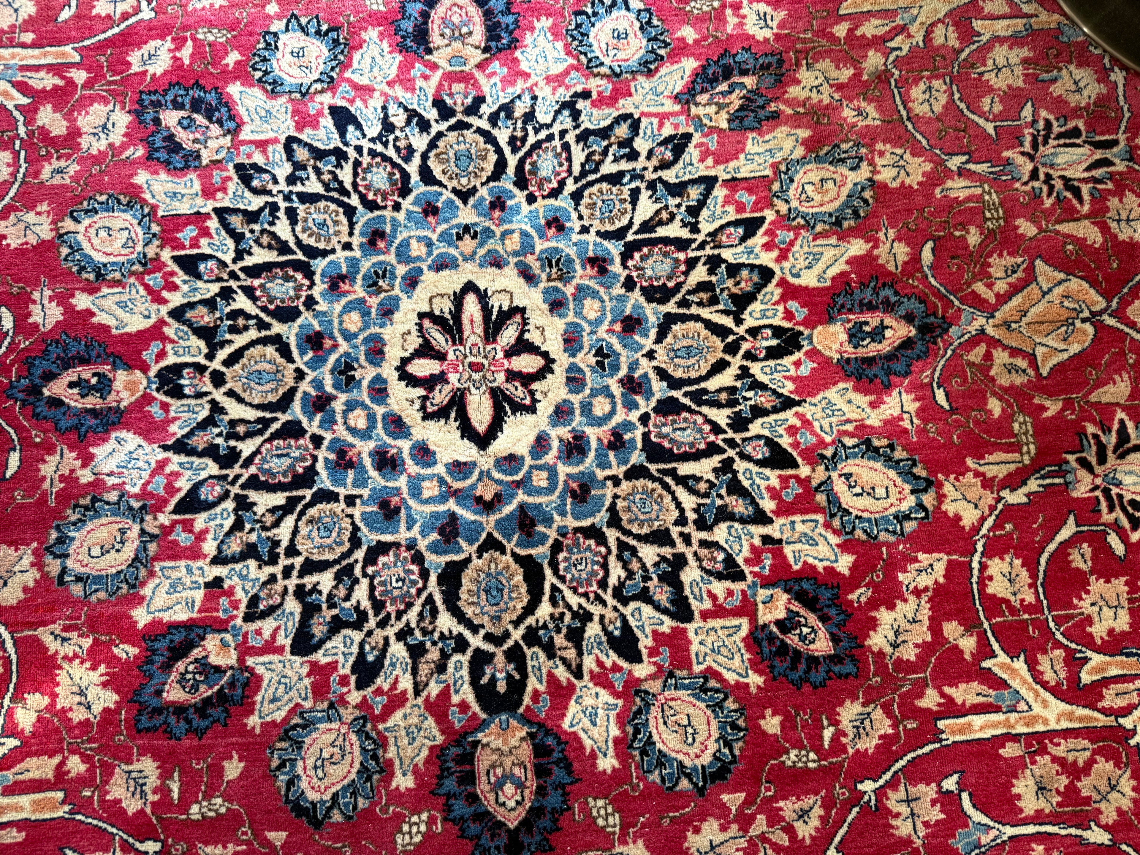 Groot handgeknoopt vintage vloerkleed met medaillon – 400×302 cm