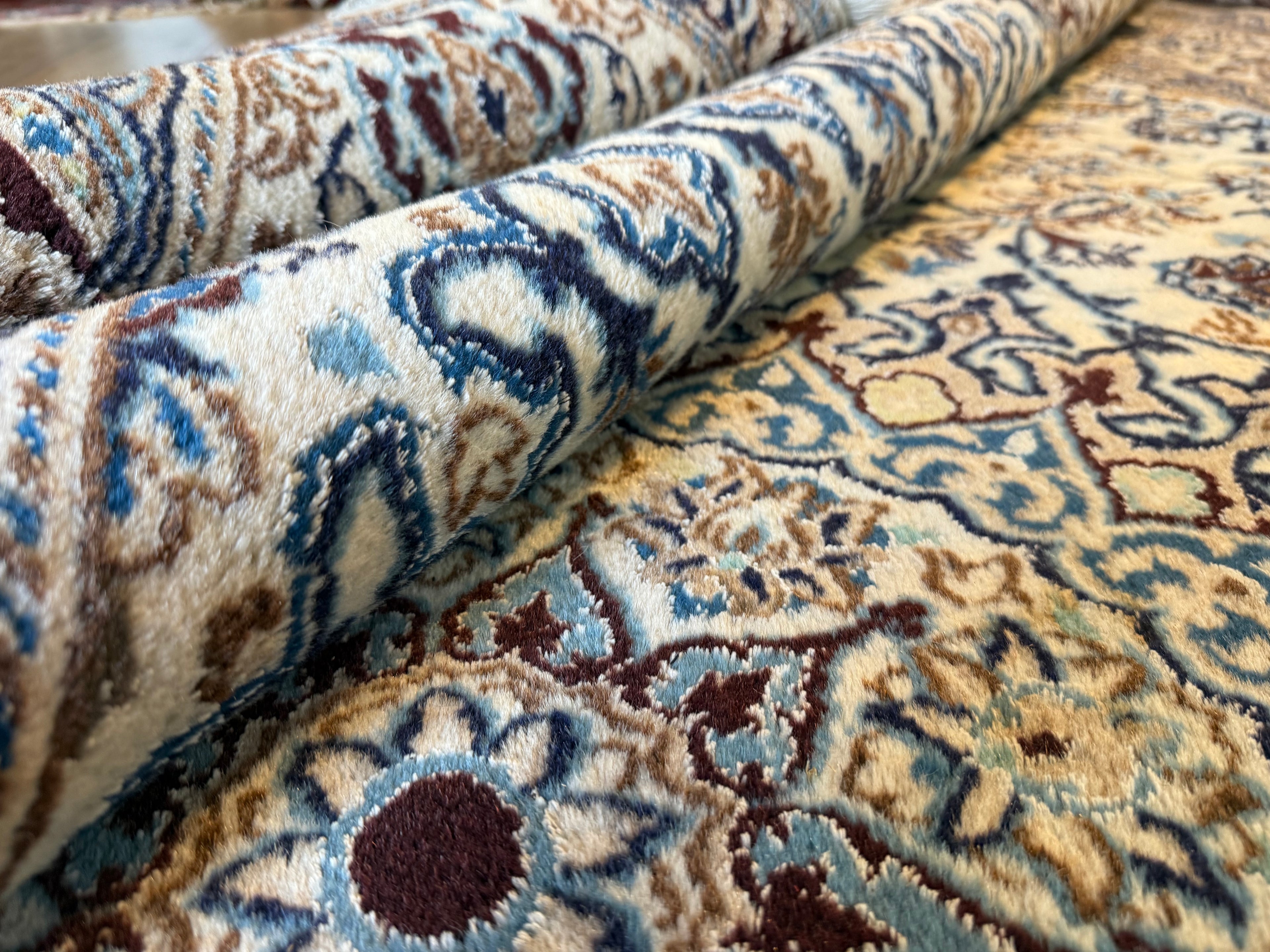 Hand-knotted vintage oriental Nain rug – approx. 245 × 345 cm