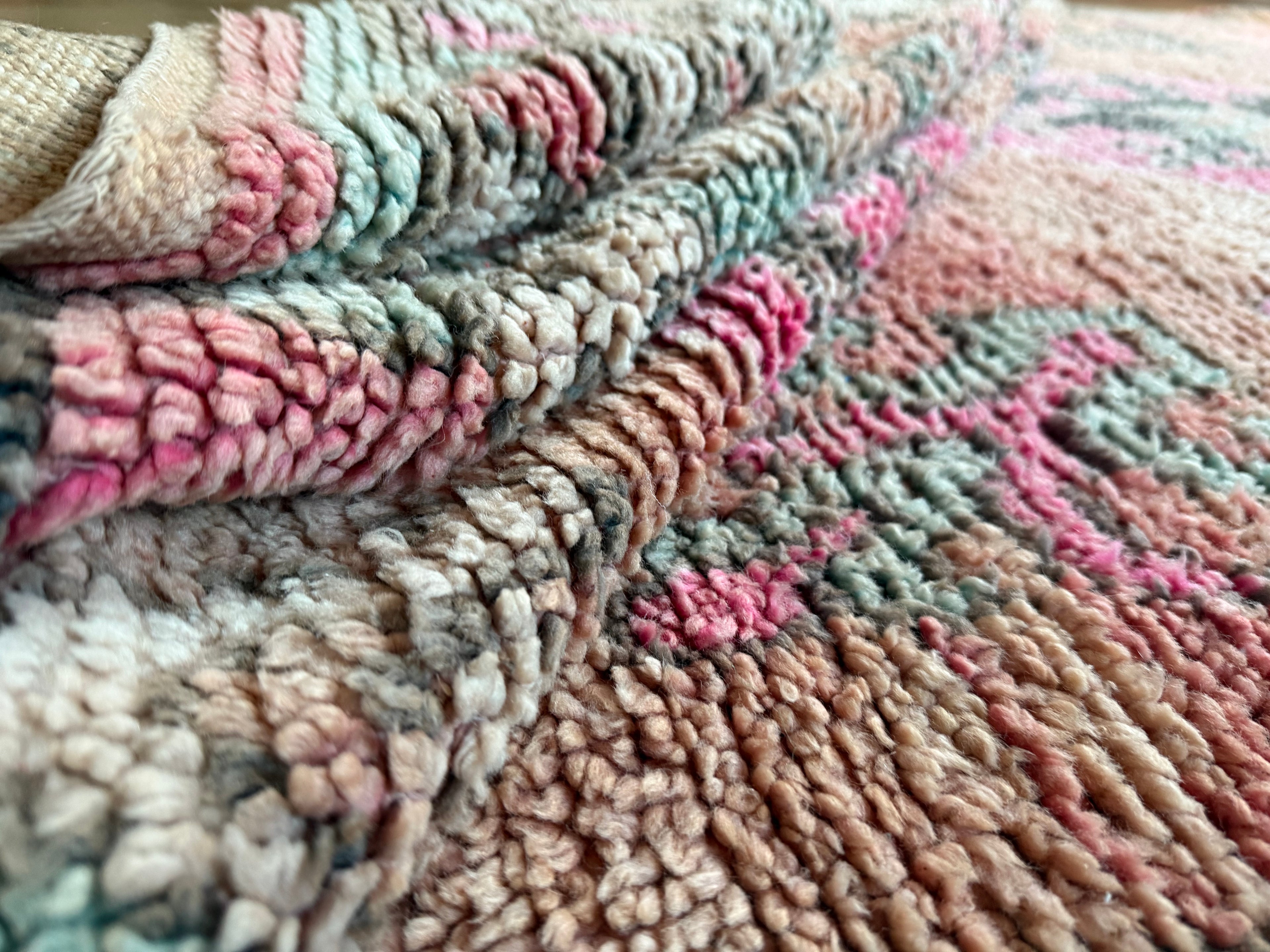 Vintage Marokkaans tapijt – 243 × 148 cm