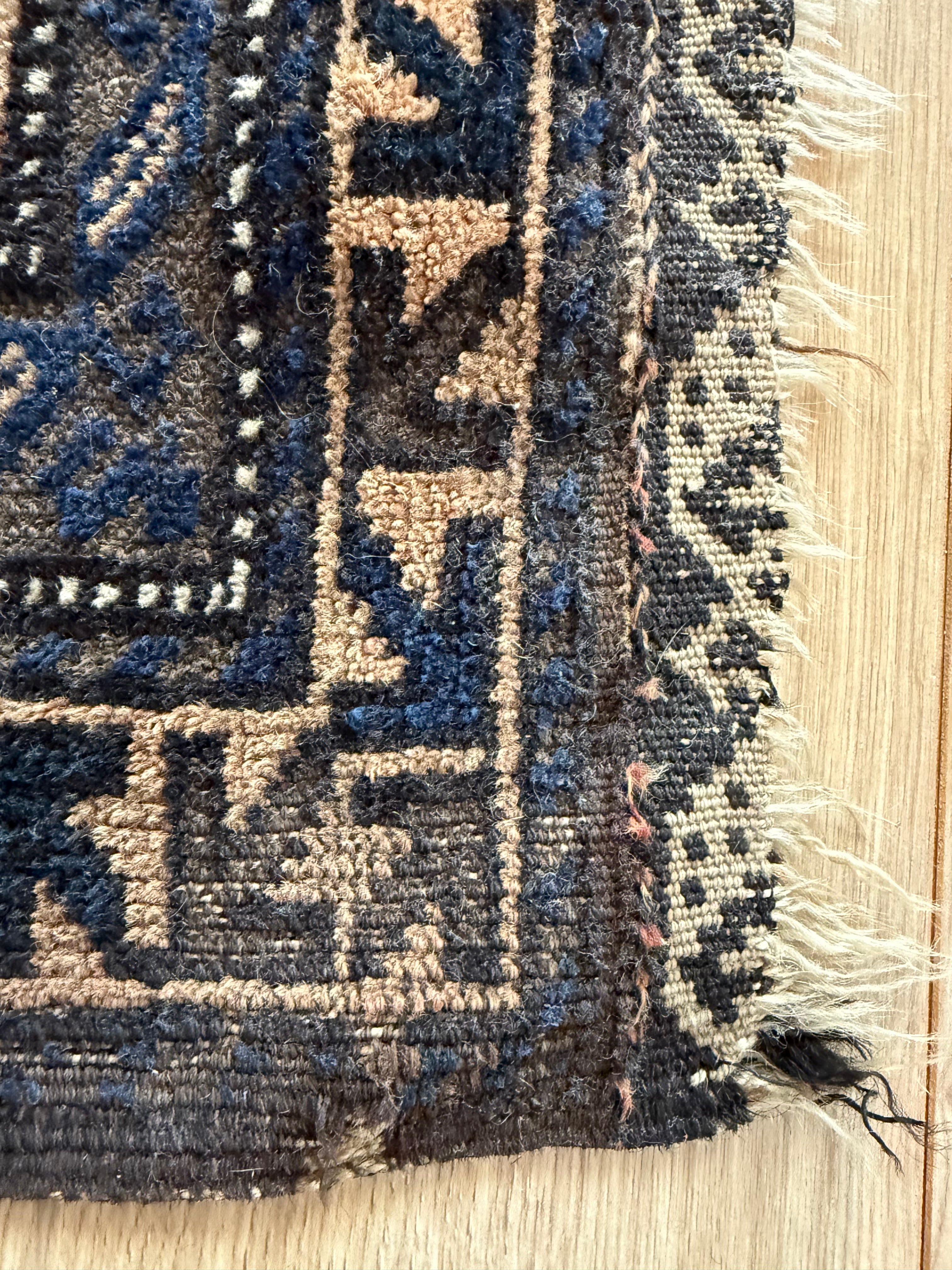 Klein Kaukasisch tapijt – ca. 68 × 63 cm. Zuidelijke Kaukasus, ca. 1900–1930