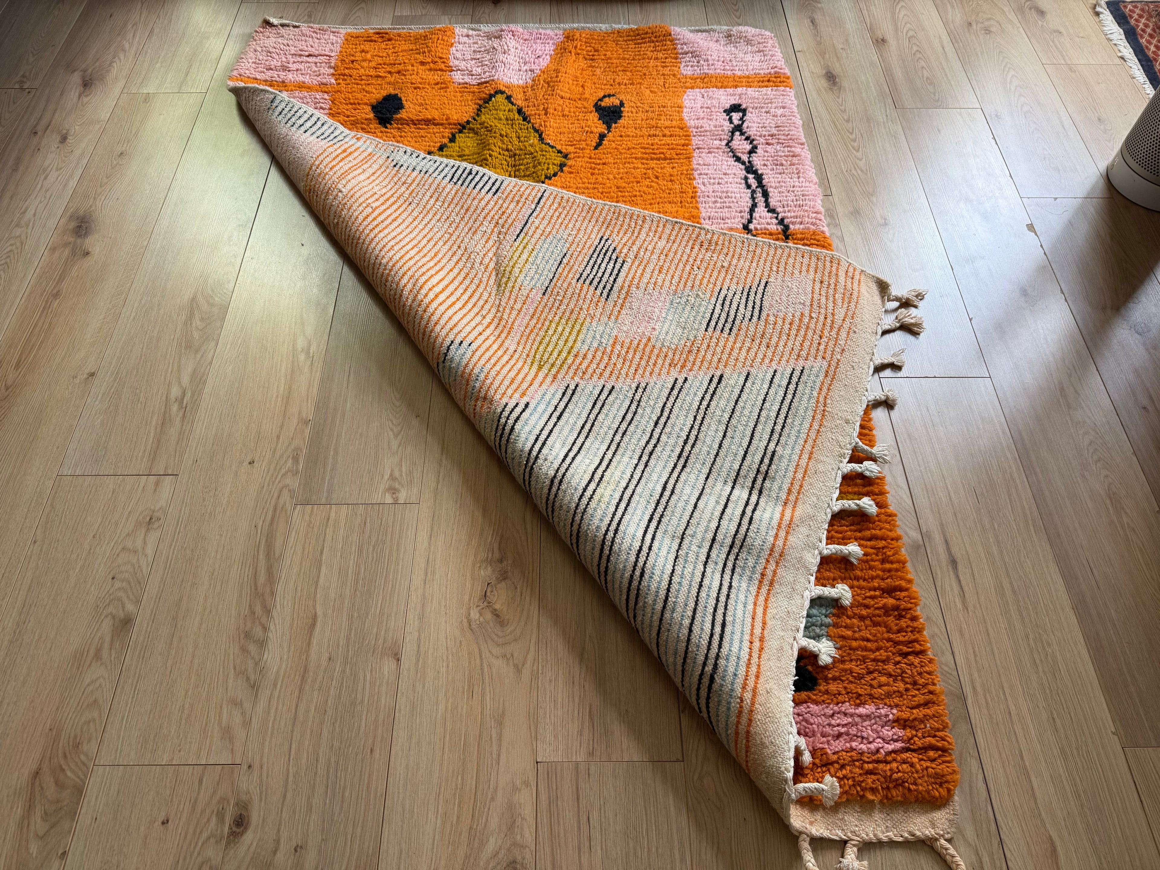 Modern Moroccan rug – abstract orange – 184 × 128 cm