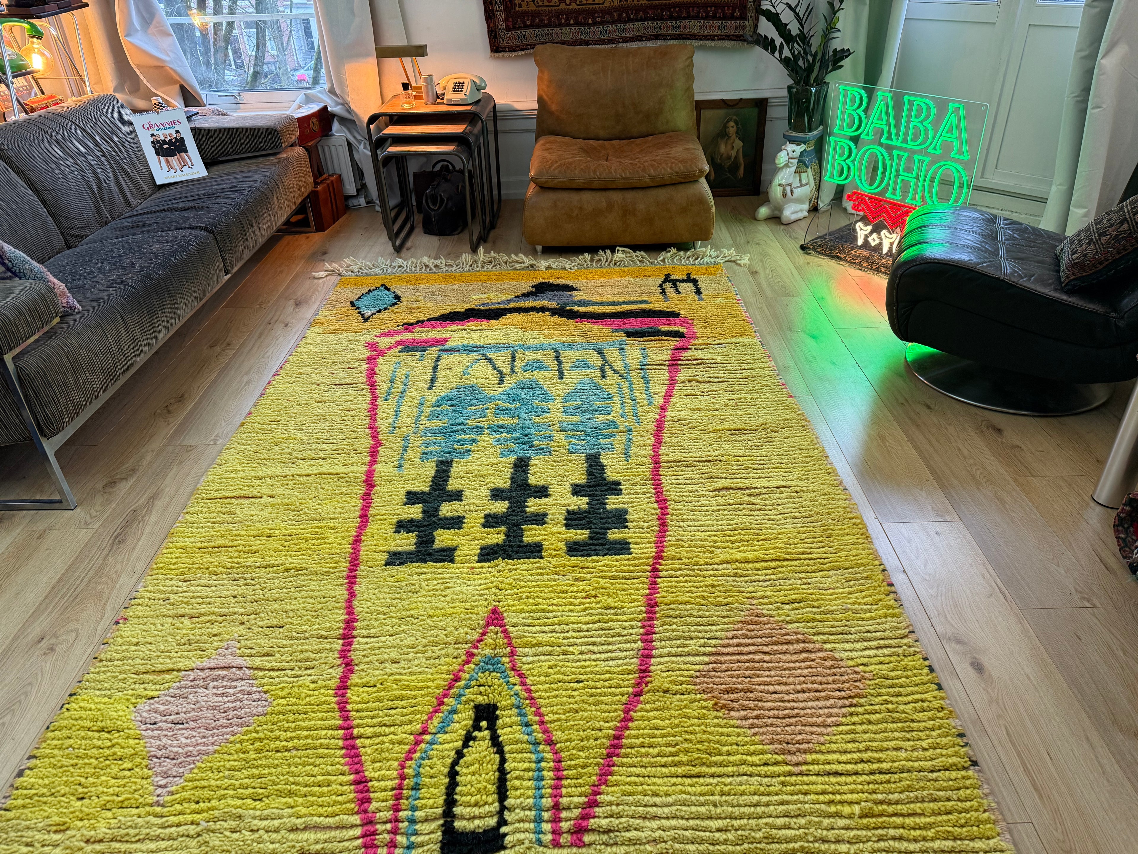 Expressief Marokkaans Berber tapijt met symbolisch design – ca. 287 × 168 cm