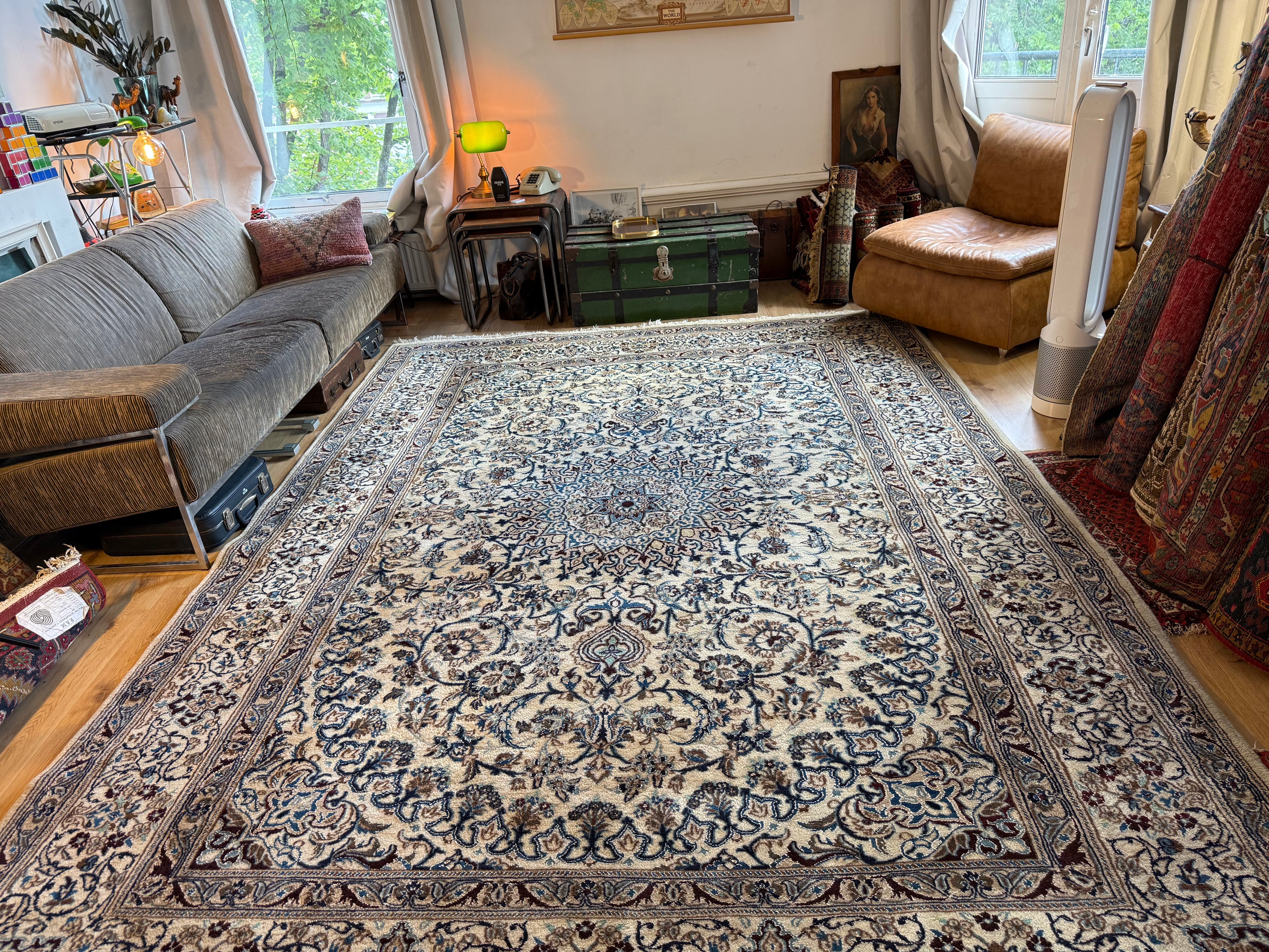 Hand-knotted vintage oriental Nain rug – approx. 245 × 345 cm