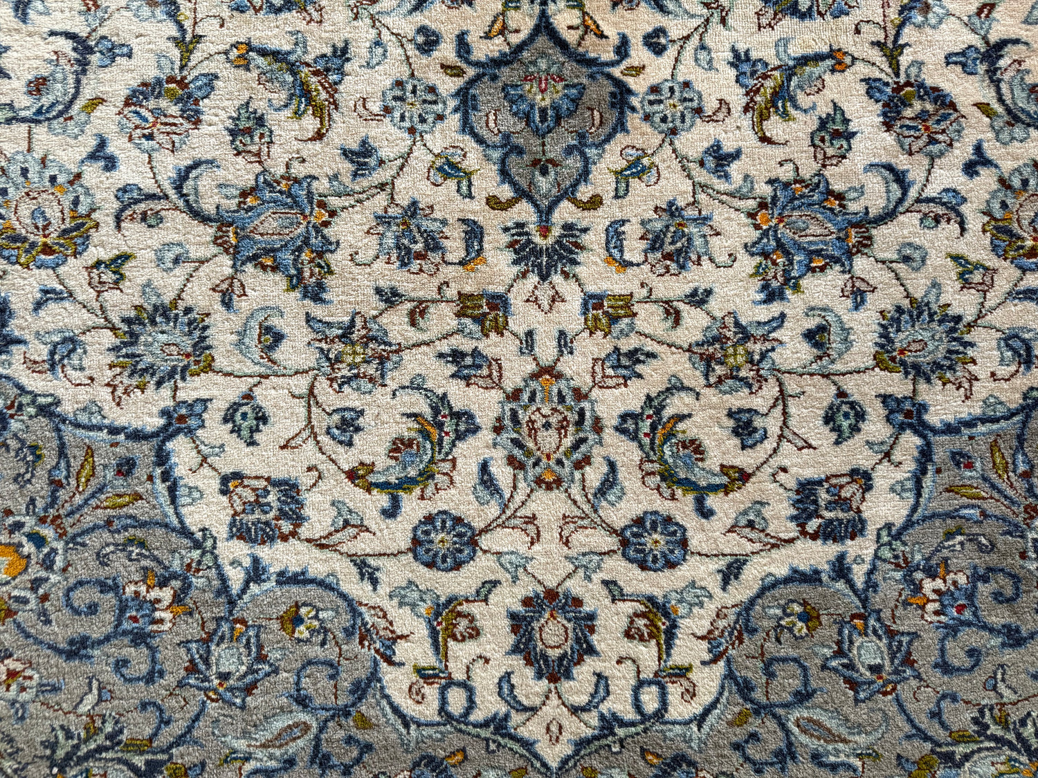 Alfombra vintage anudada a mano – Clara y elegante – aprox. 365 × 245 cm
