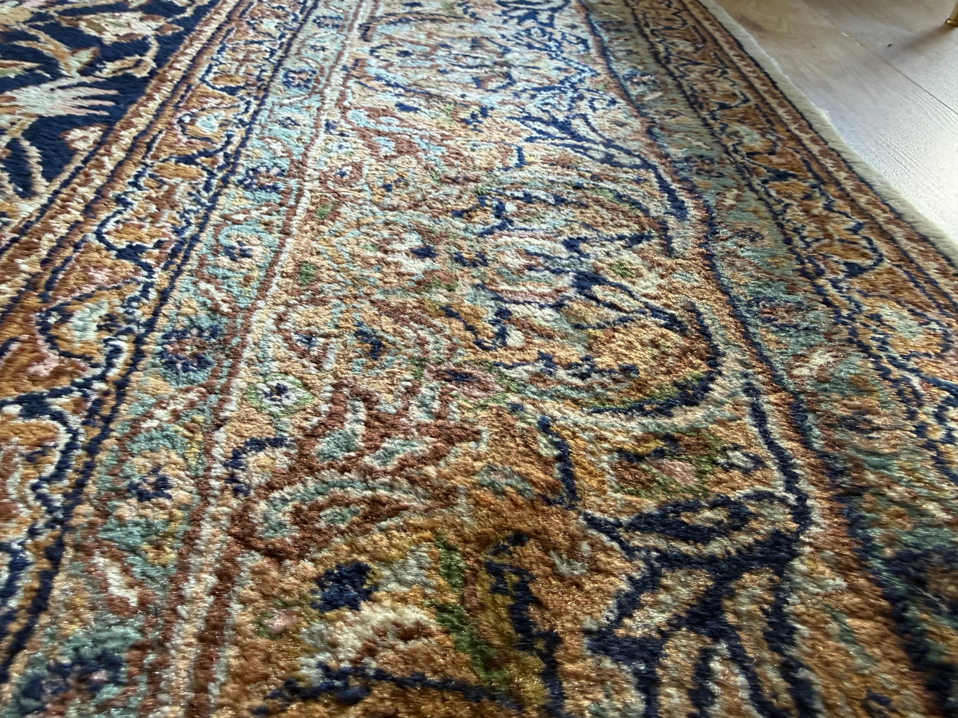 Handgeknoopt tapijt 304 × 202 cm – Kashan stijl – blauw veld