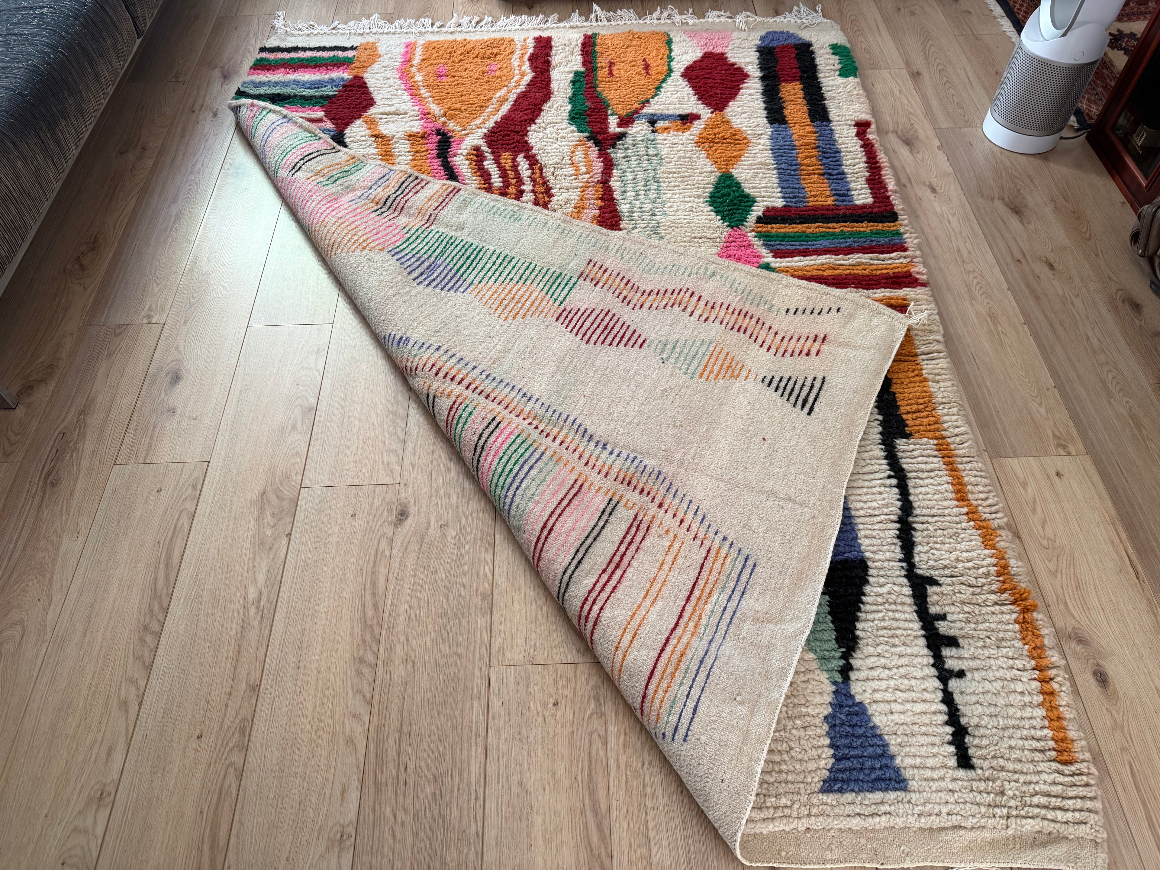 Handgeknoopt Marokkaans Azilal tapijt – 246 × 182 cm