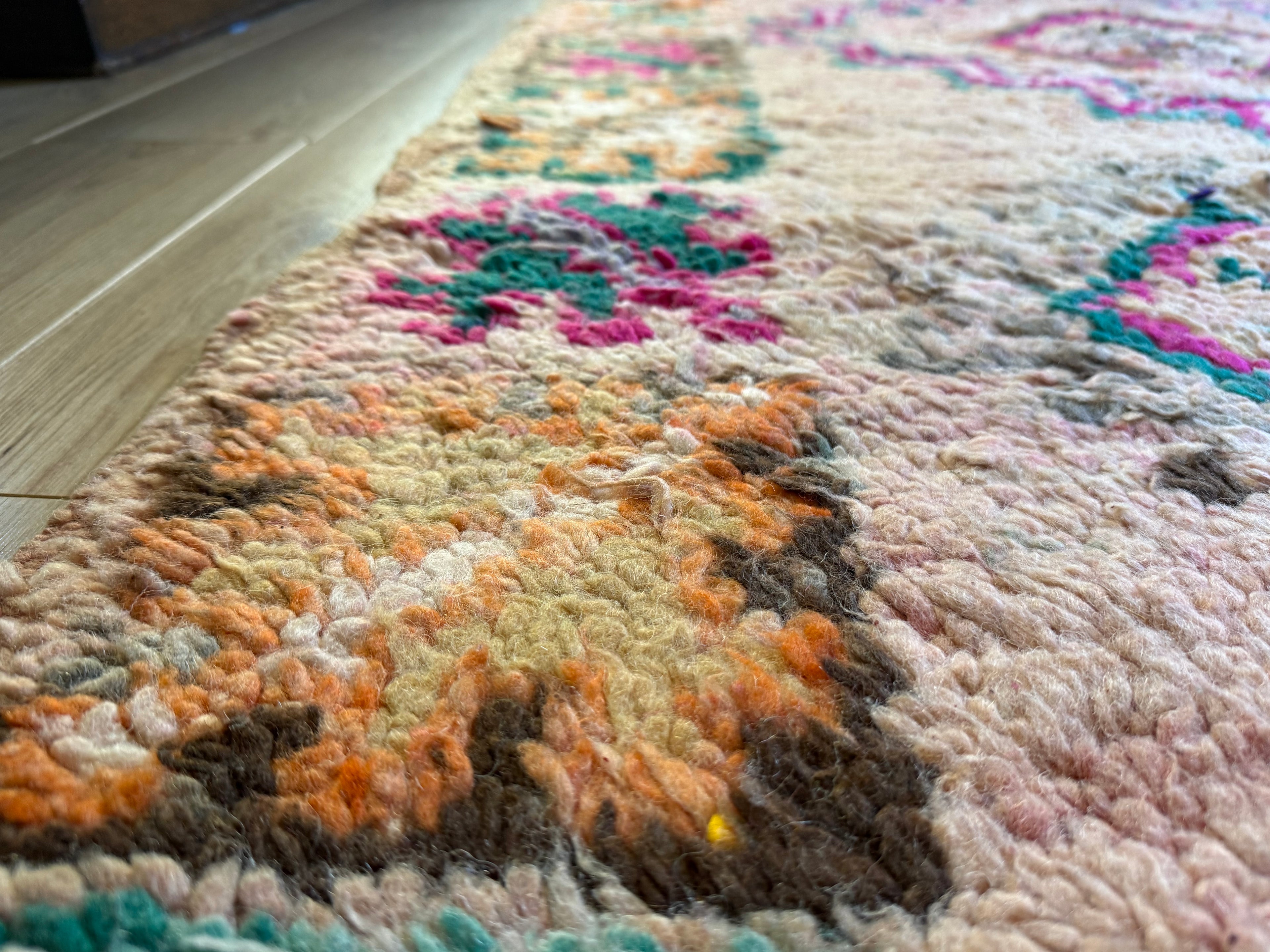 Vintage Moroccan runner in soft pink wool – 416 × 115 cm