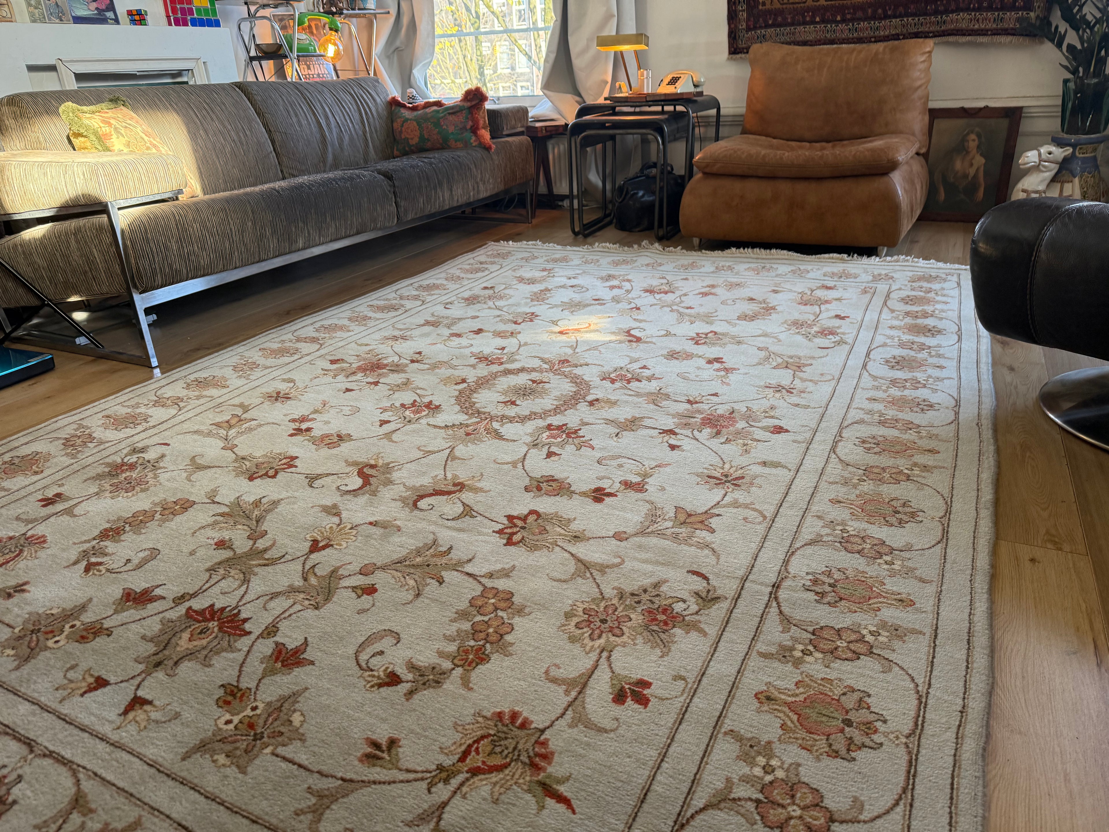 Authentiek handgeknoopt tapijt – licht pastel & florale elegantie – ca. 305 × 197 cm