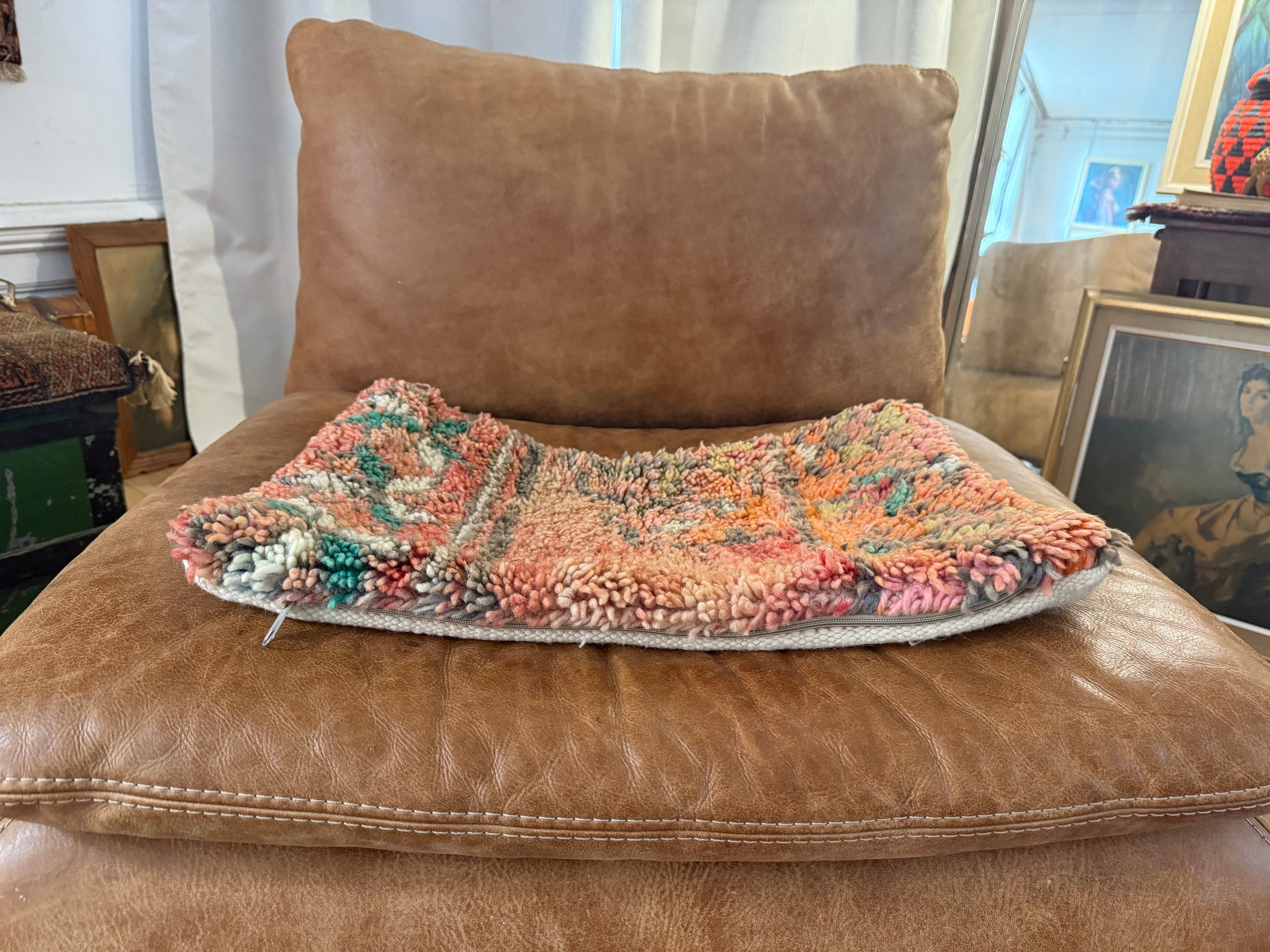 Handgemaakt kussen van een vintage Marokkaans tapijt –ca. 60 × 40 cm
