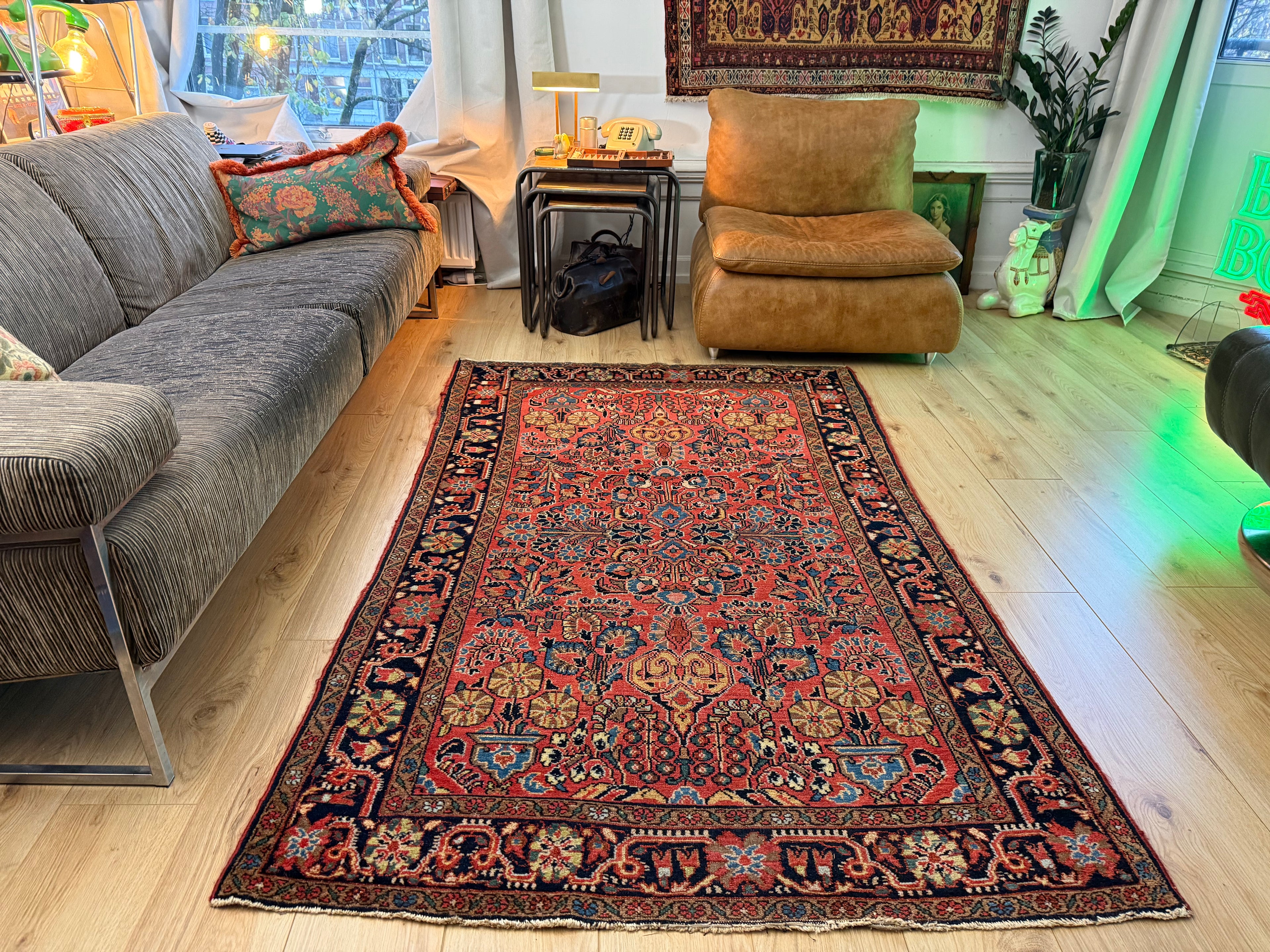 Warm rood Sarouk tapijt – 203 × 125 cm – florale elegantie