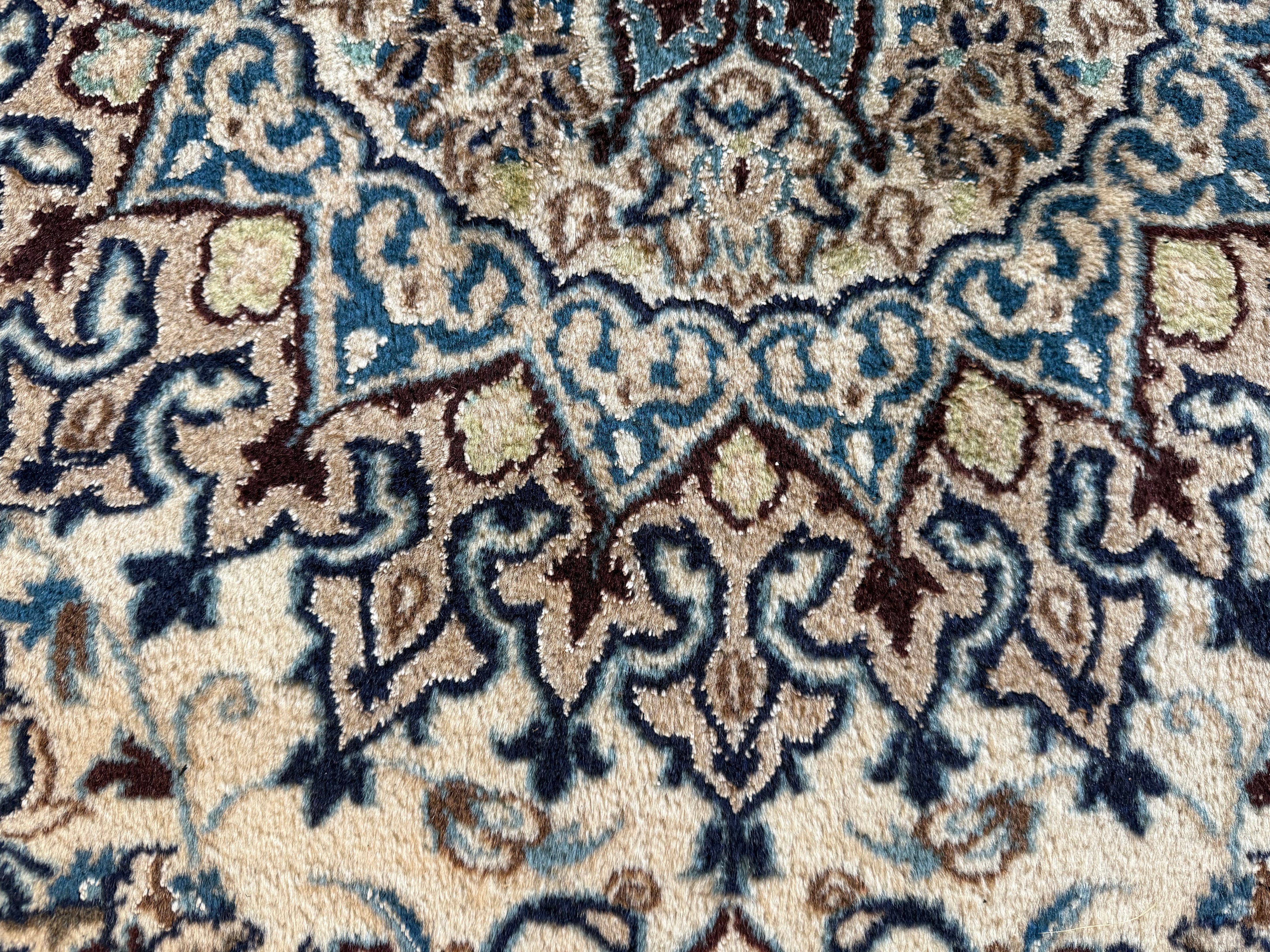 Hand-knotted vintage oriental Nain rug – approx. 245 × 345 cm