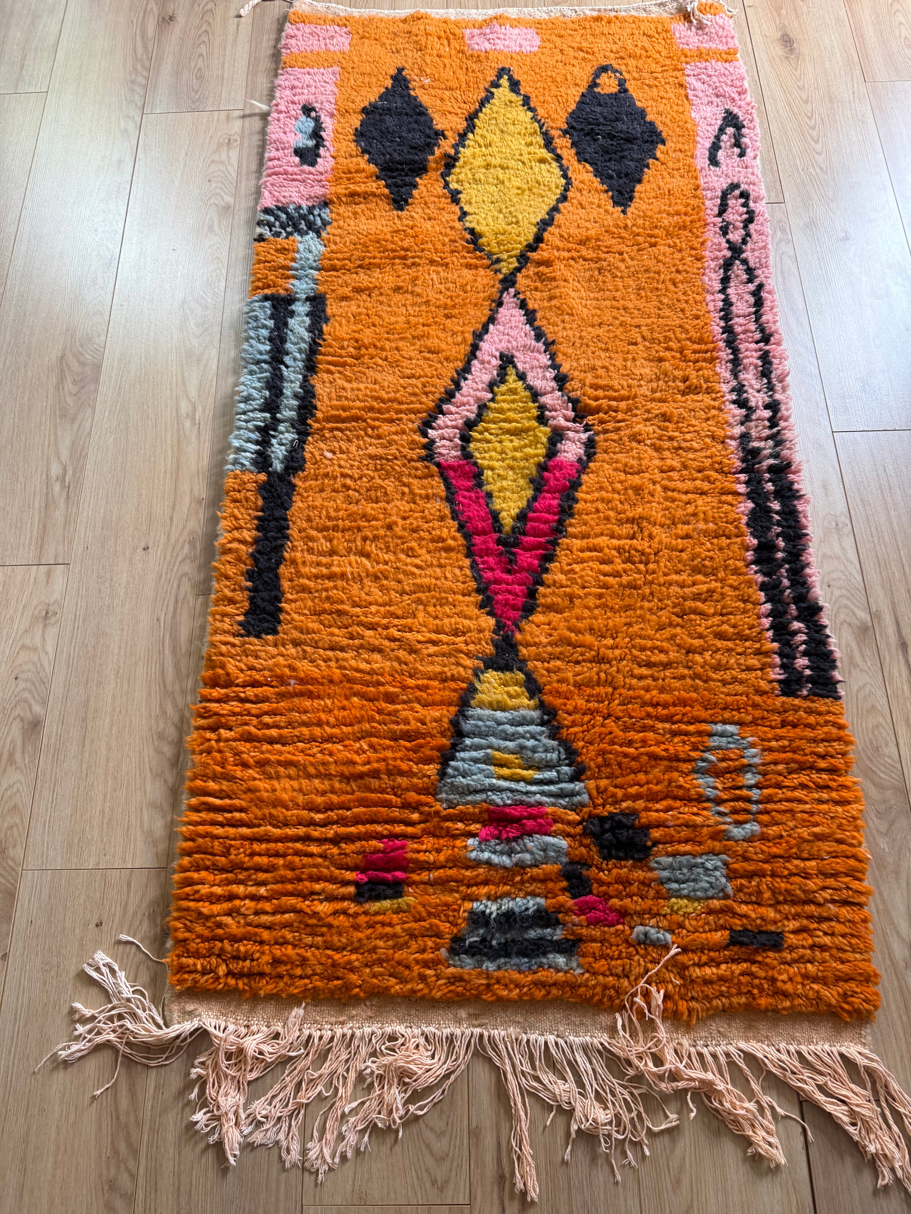 Modern Moroccan rug – abstract orange – 184 × 128 cm
