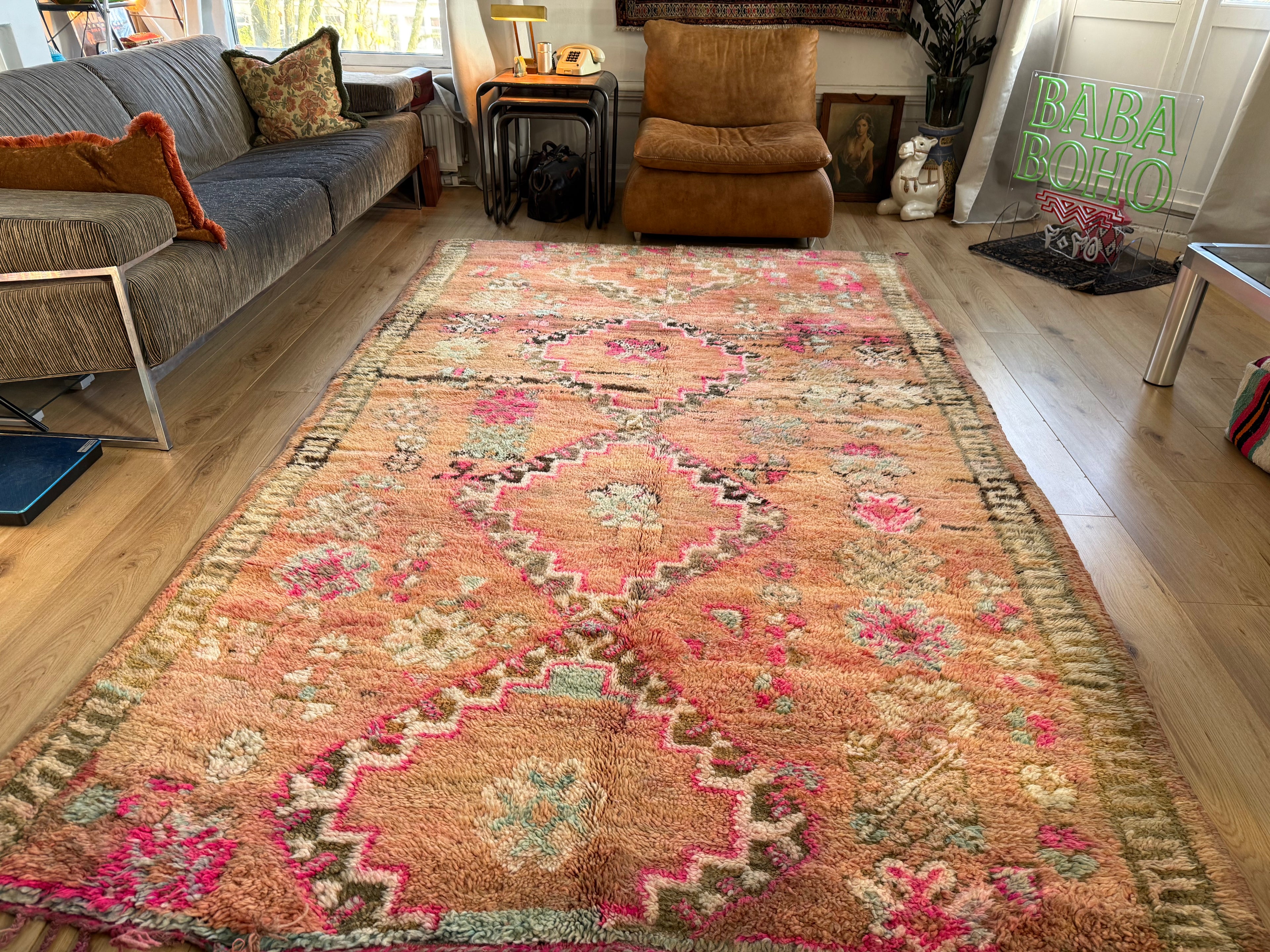 Vintage handgeknoopt tapijt – warm pastel & roze – ca. 303 × 182 cm