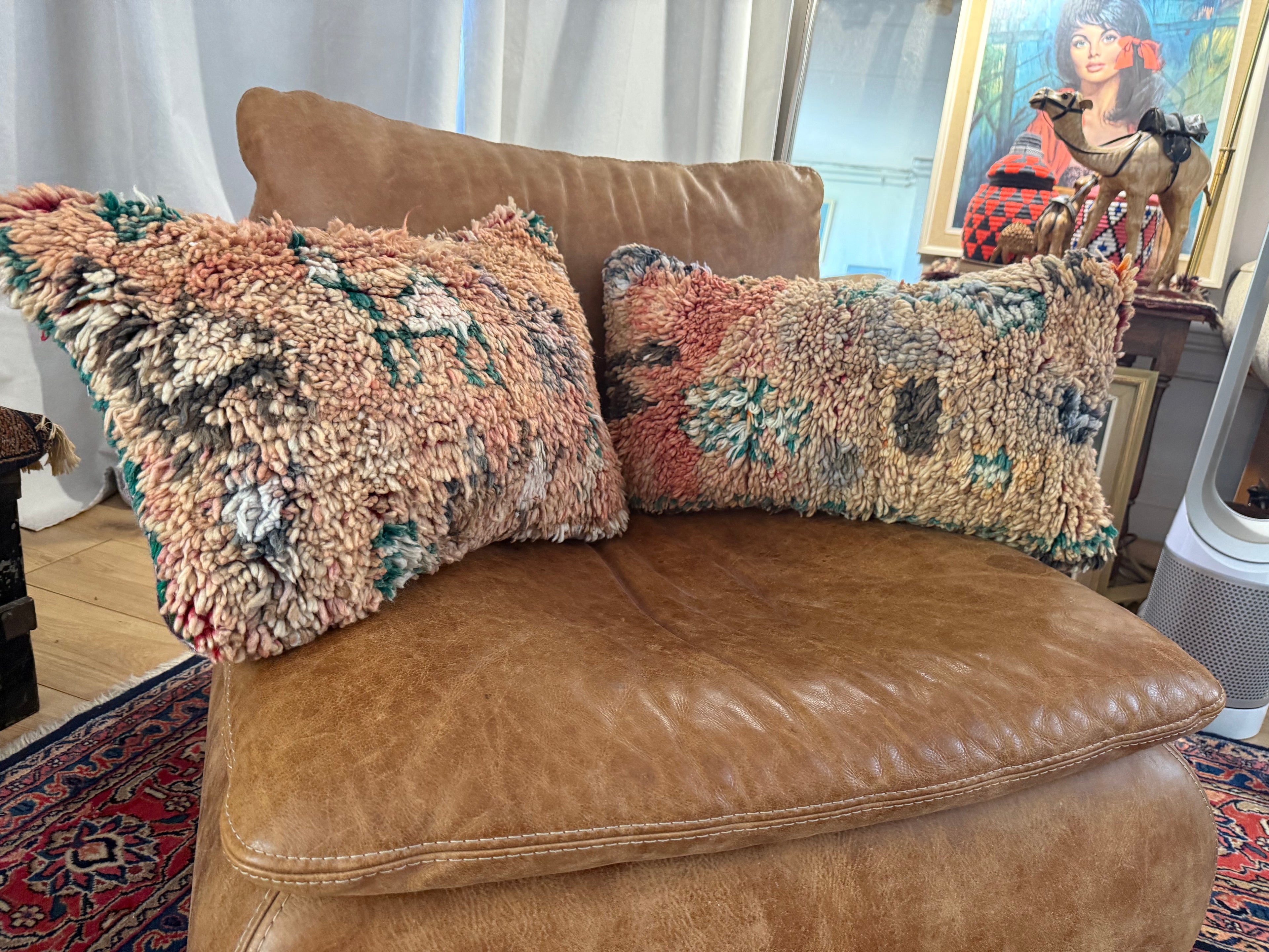 Handgemaakt kussen van een Vintage Marokkaans tapijt– ca 50 × 40 cm
