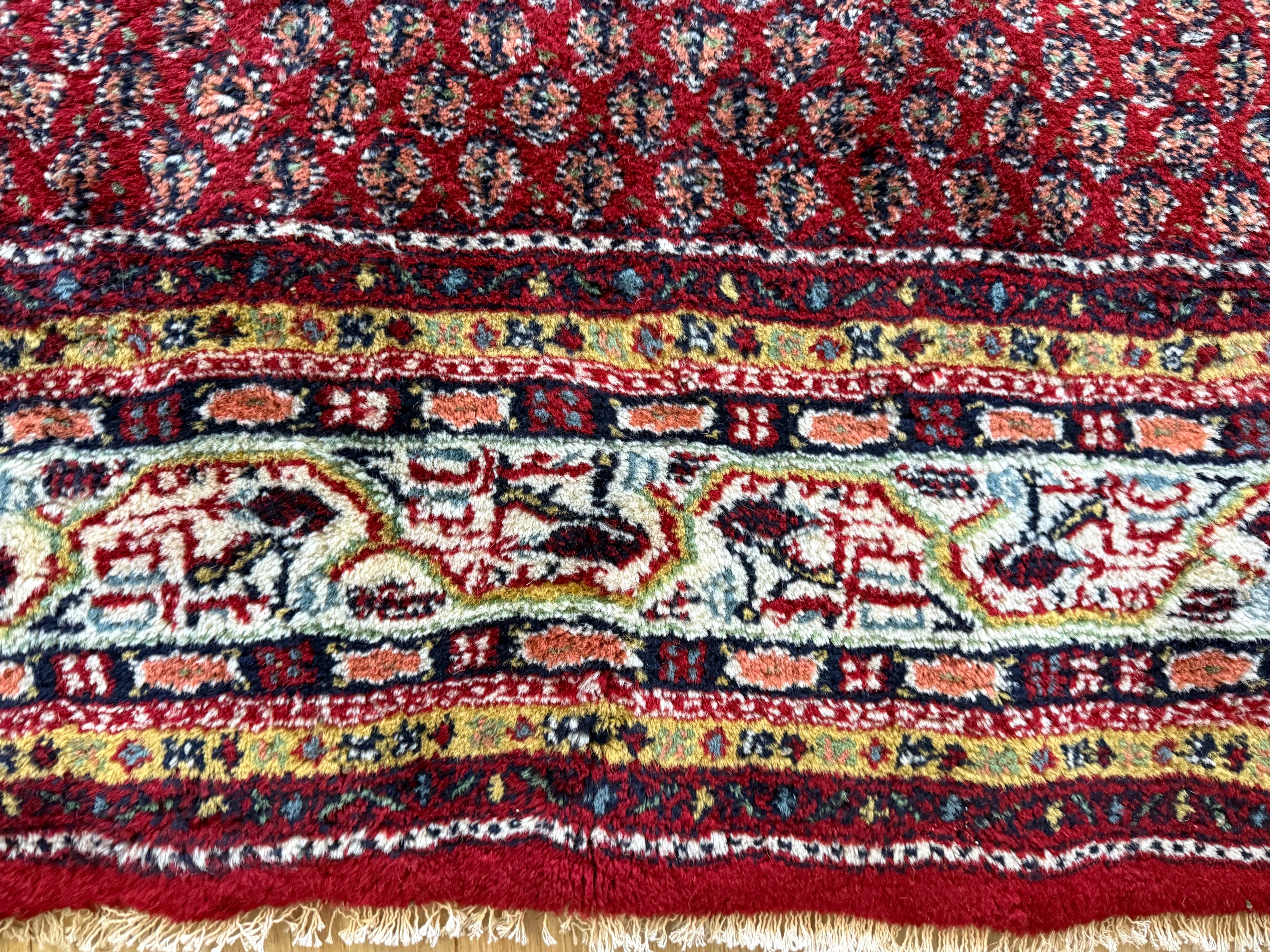 Dieprood handgeknoopt tapijt met boteh-motief – ca. 296 × 197 cm