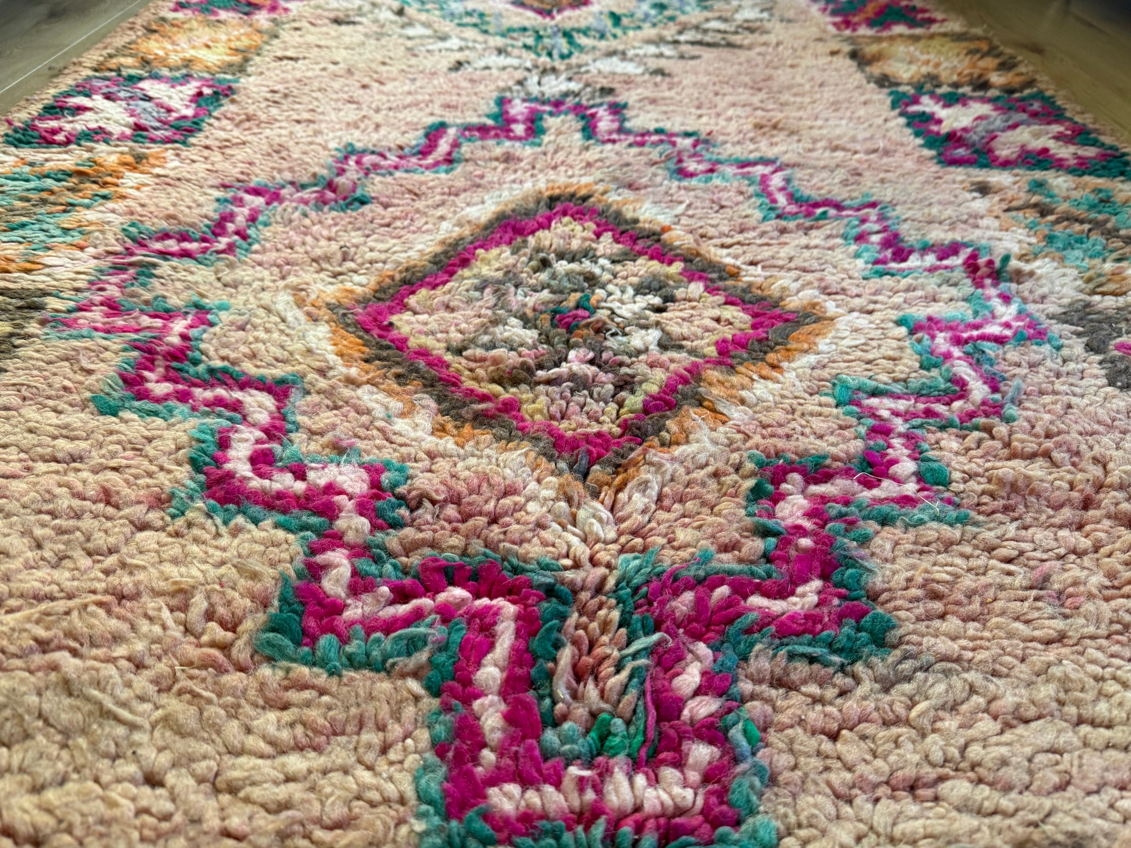 Vintage Moroccan runner in soft pink wool – 416 × 115 cm