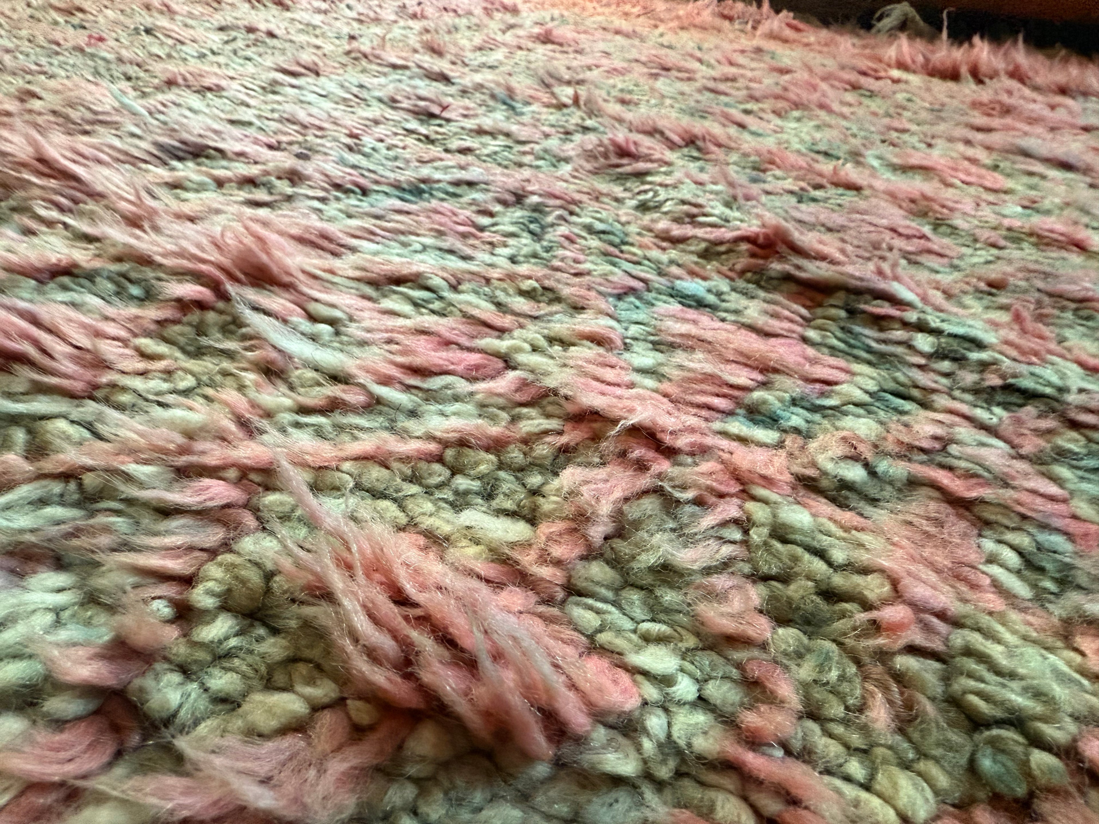 Vintage Marokkaans Berbertapijt – poederroze & salie 290 × 180 cm