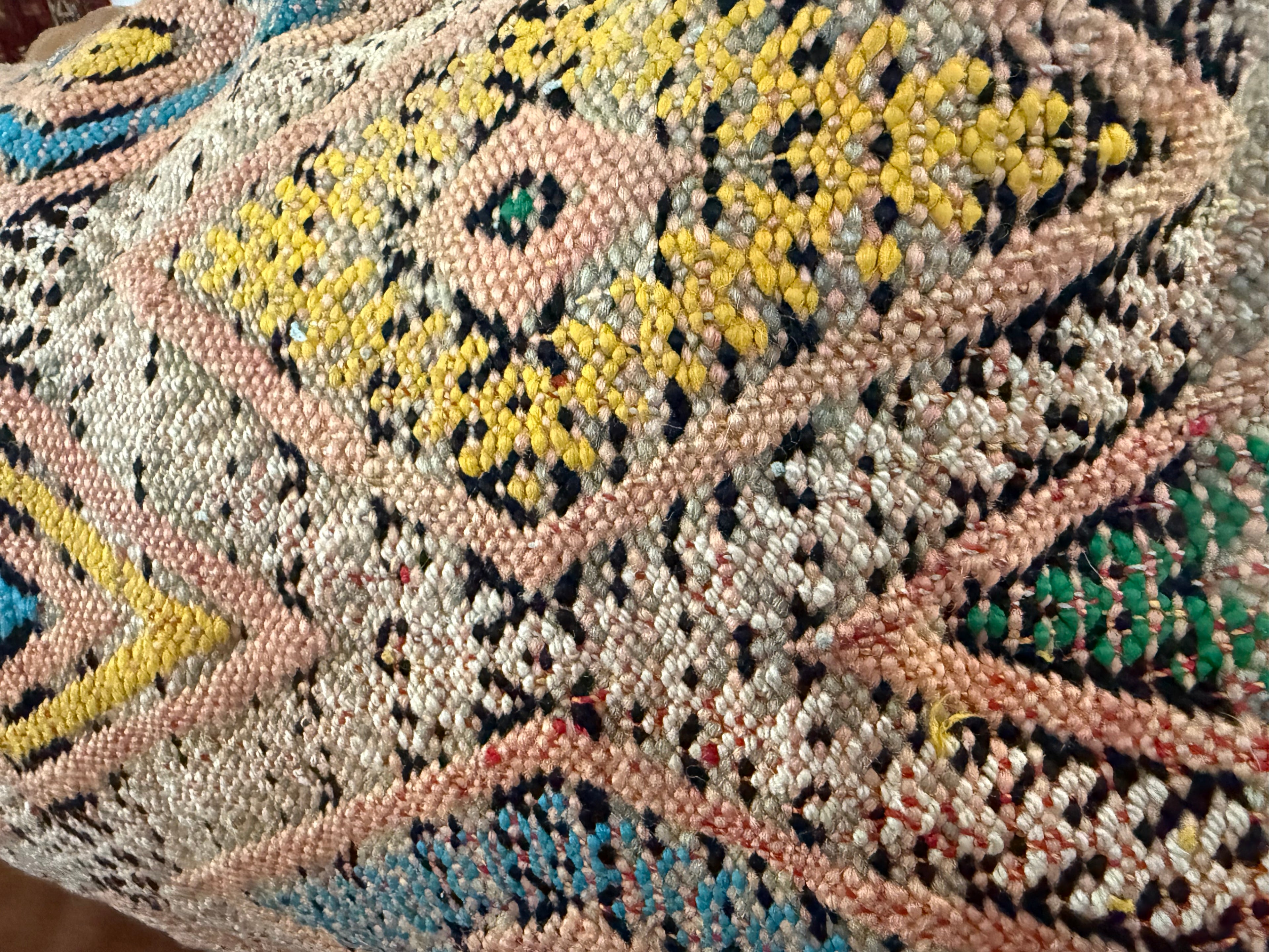 gemaakt kussen van een vintage Marokkaans tapijt – ca. 50 × 40 cm